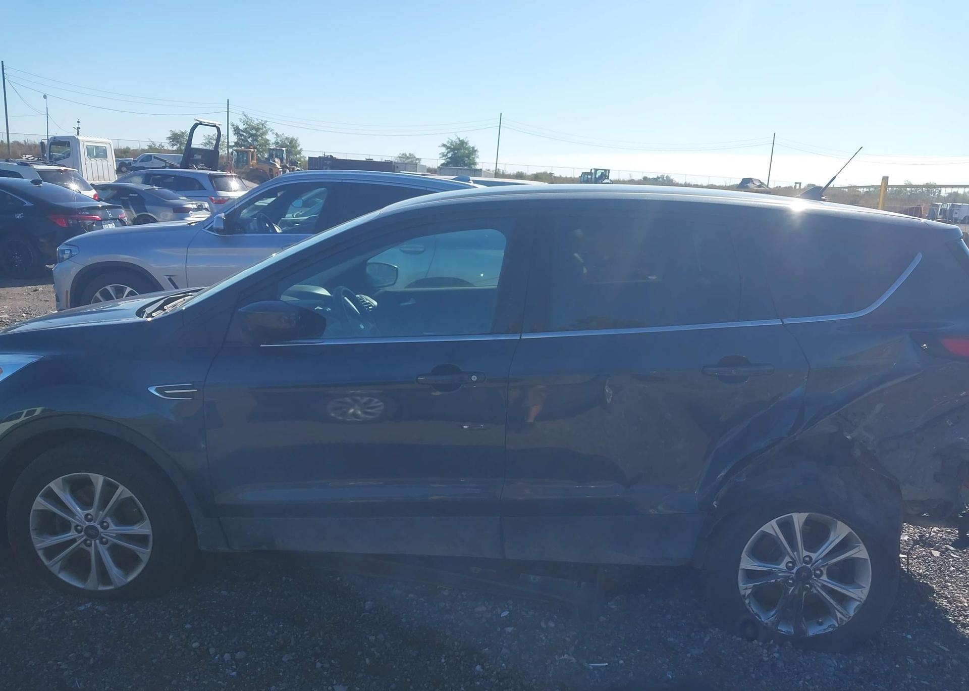 2019 FORD ESCAPE SE
