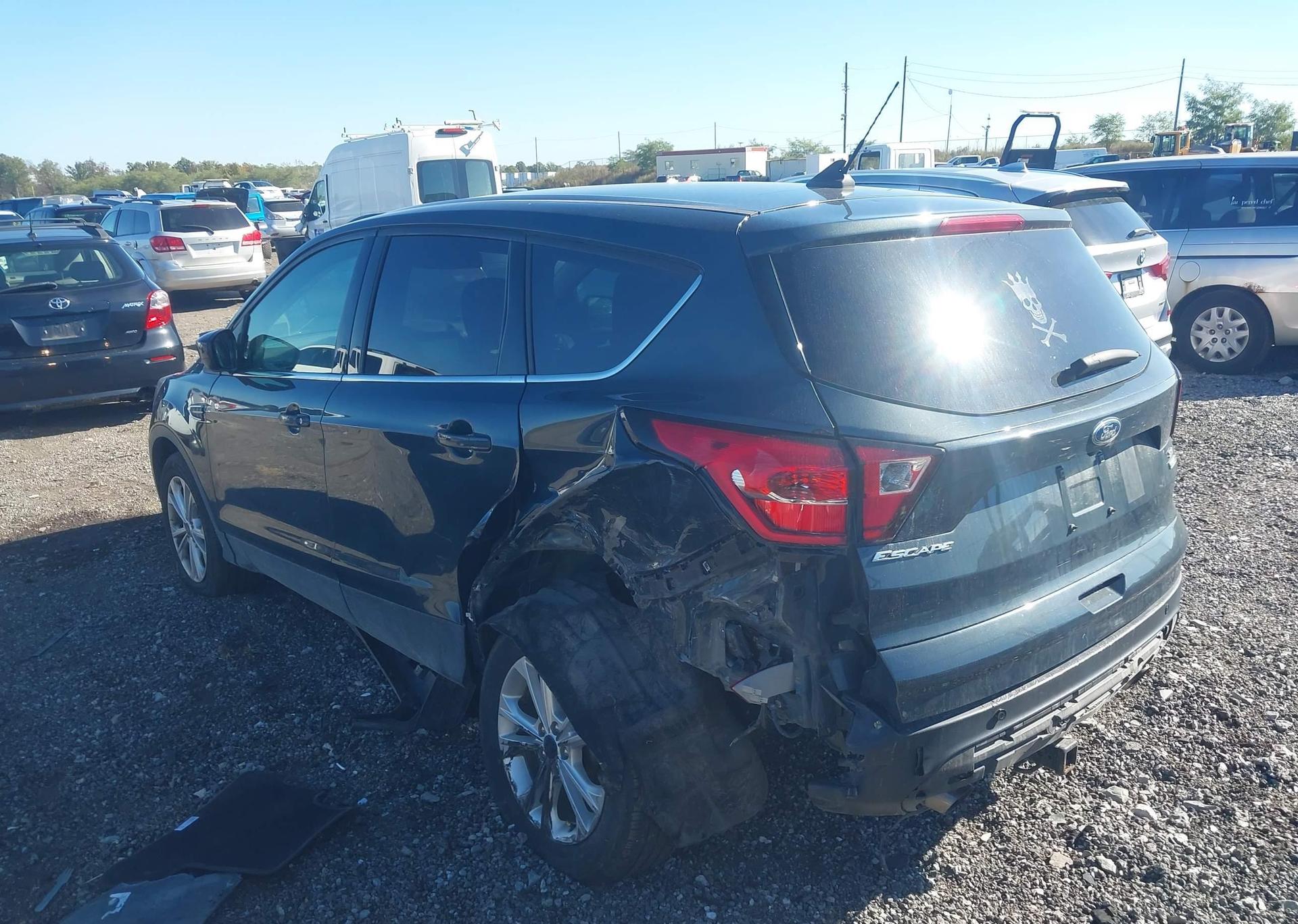 2019 FORD ESCAPE SE