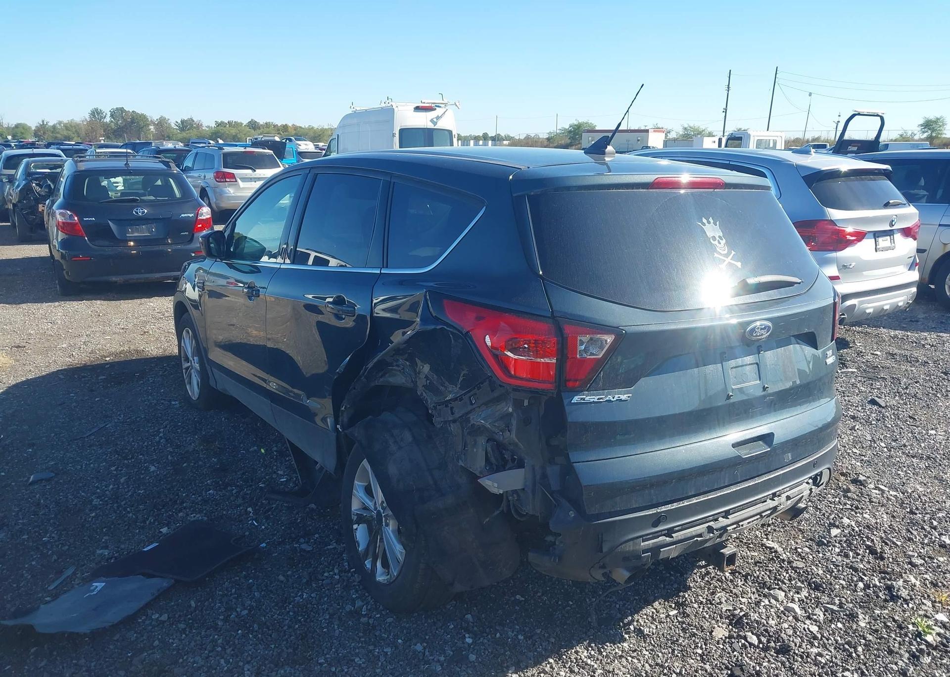 2019 FORD ESCAPE SE