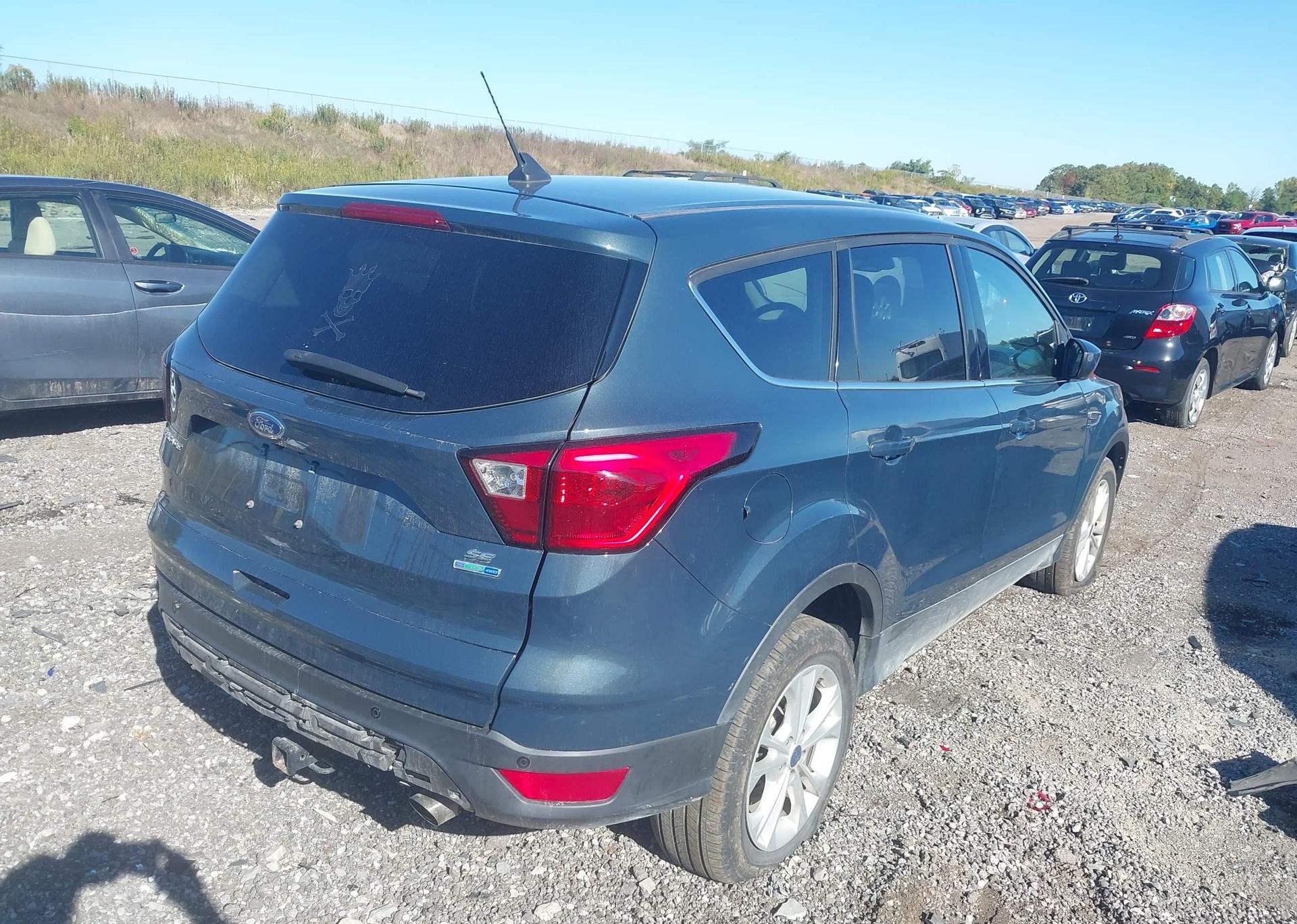 2019 FORD ESCAPE SE