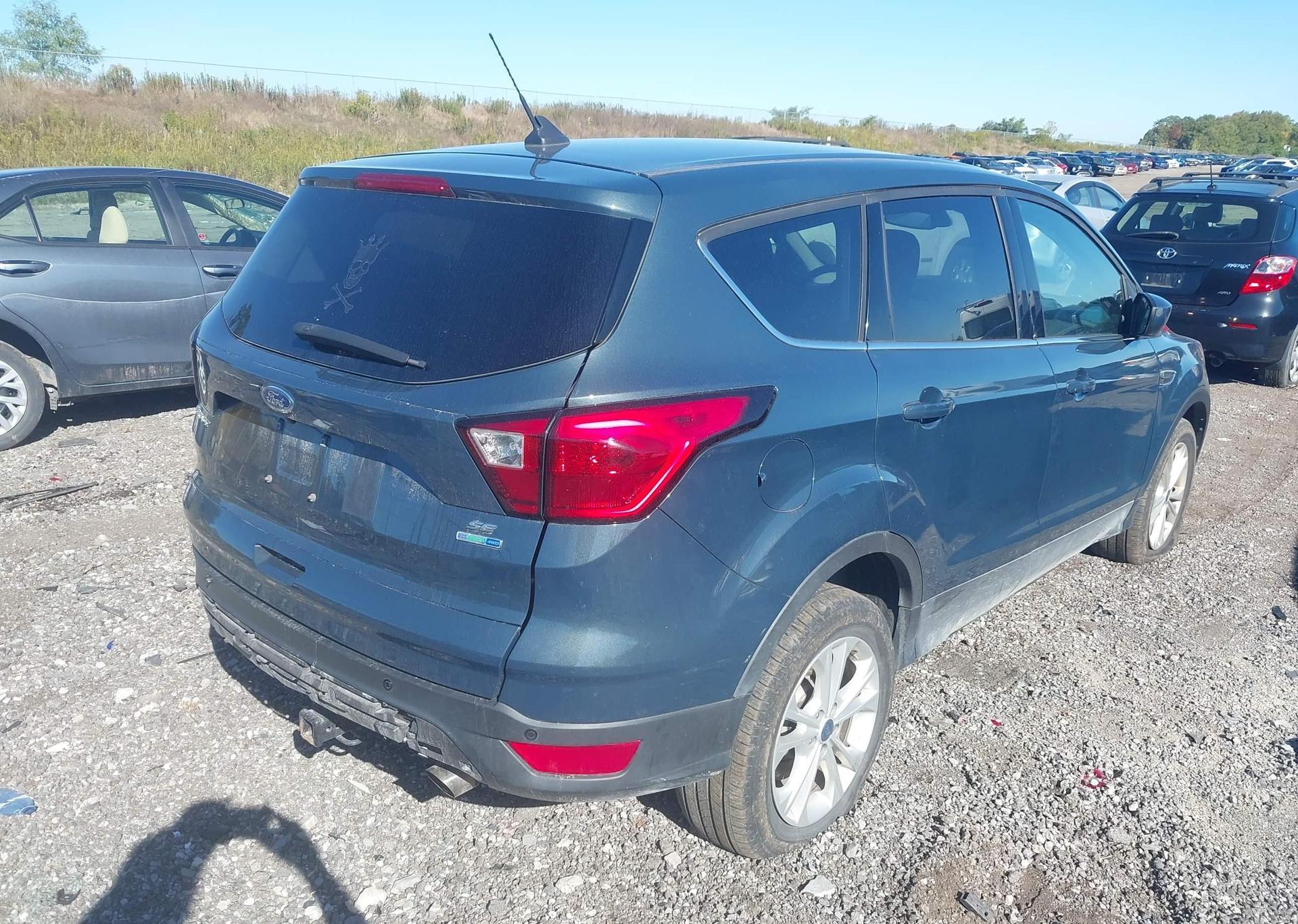 2019 FORD ESCAPE SE