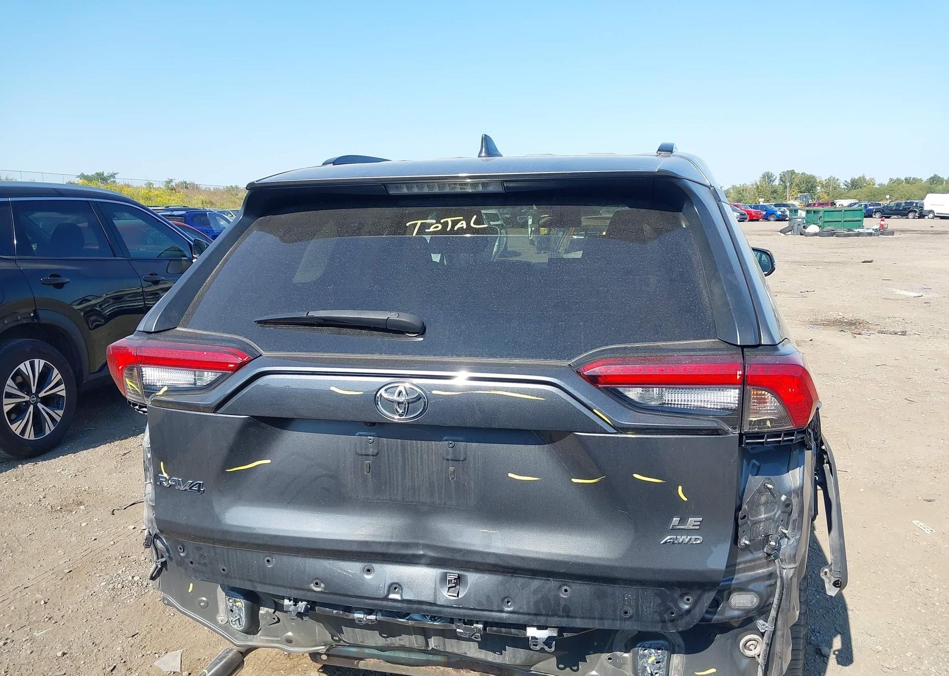 2021 TOYOTA RAV4 LE