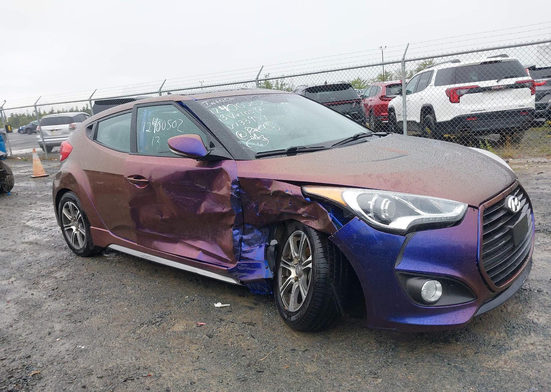 2013 HYUNDAI Veloster Turbo
