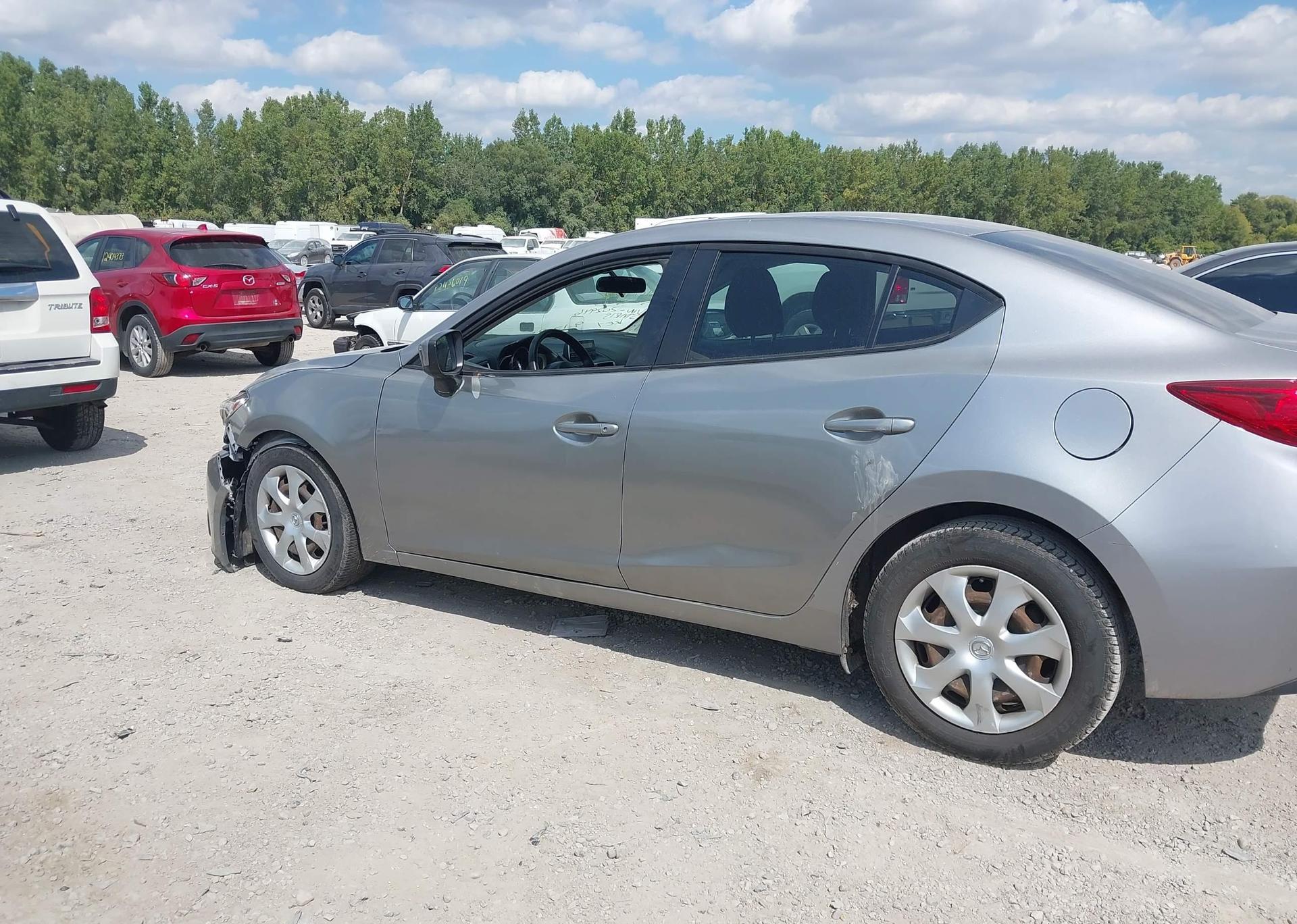 2015 MAZDA MAZDA3