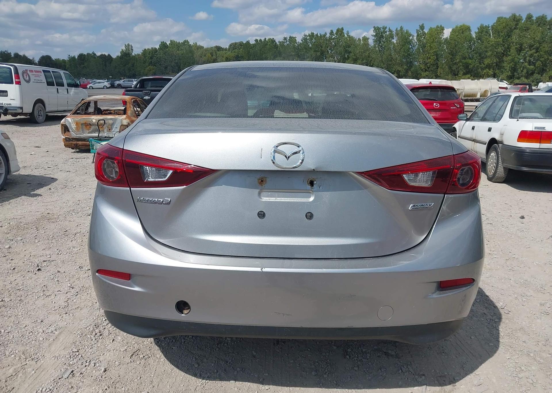 2015 MAZDA MAZDA3