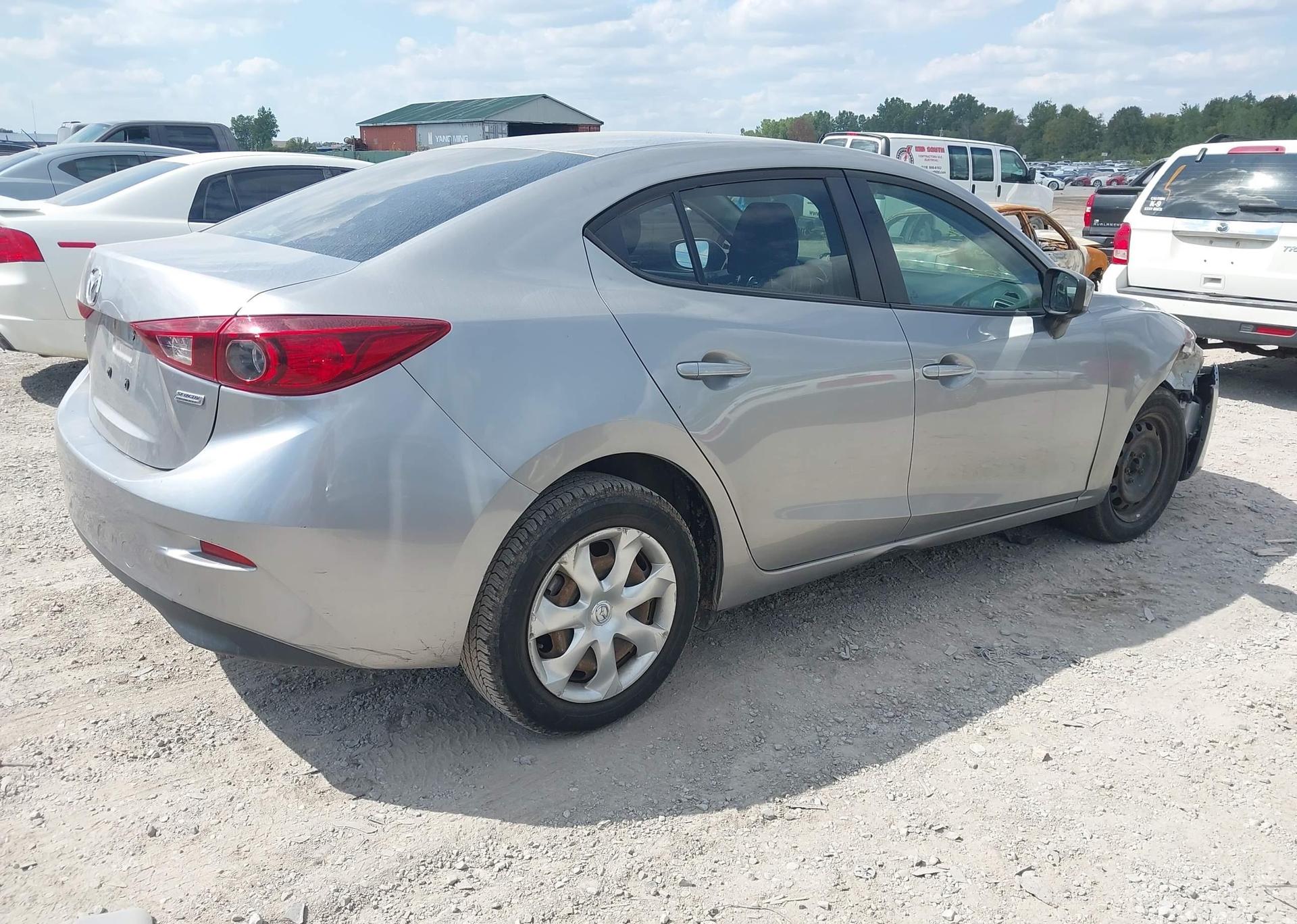 2015 MAZDA MAZDA3