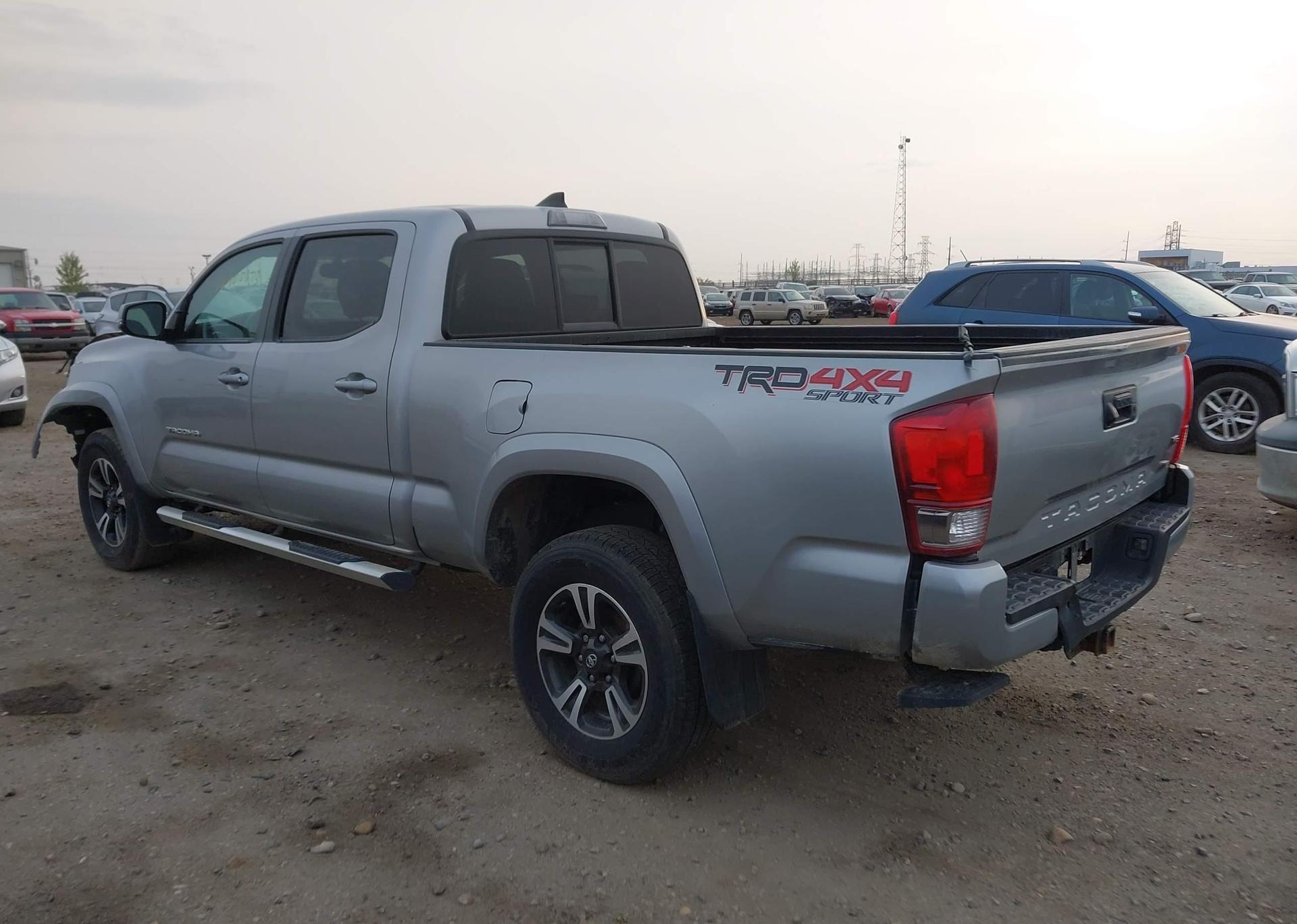 2016 TOYOTA TACOMA SR5