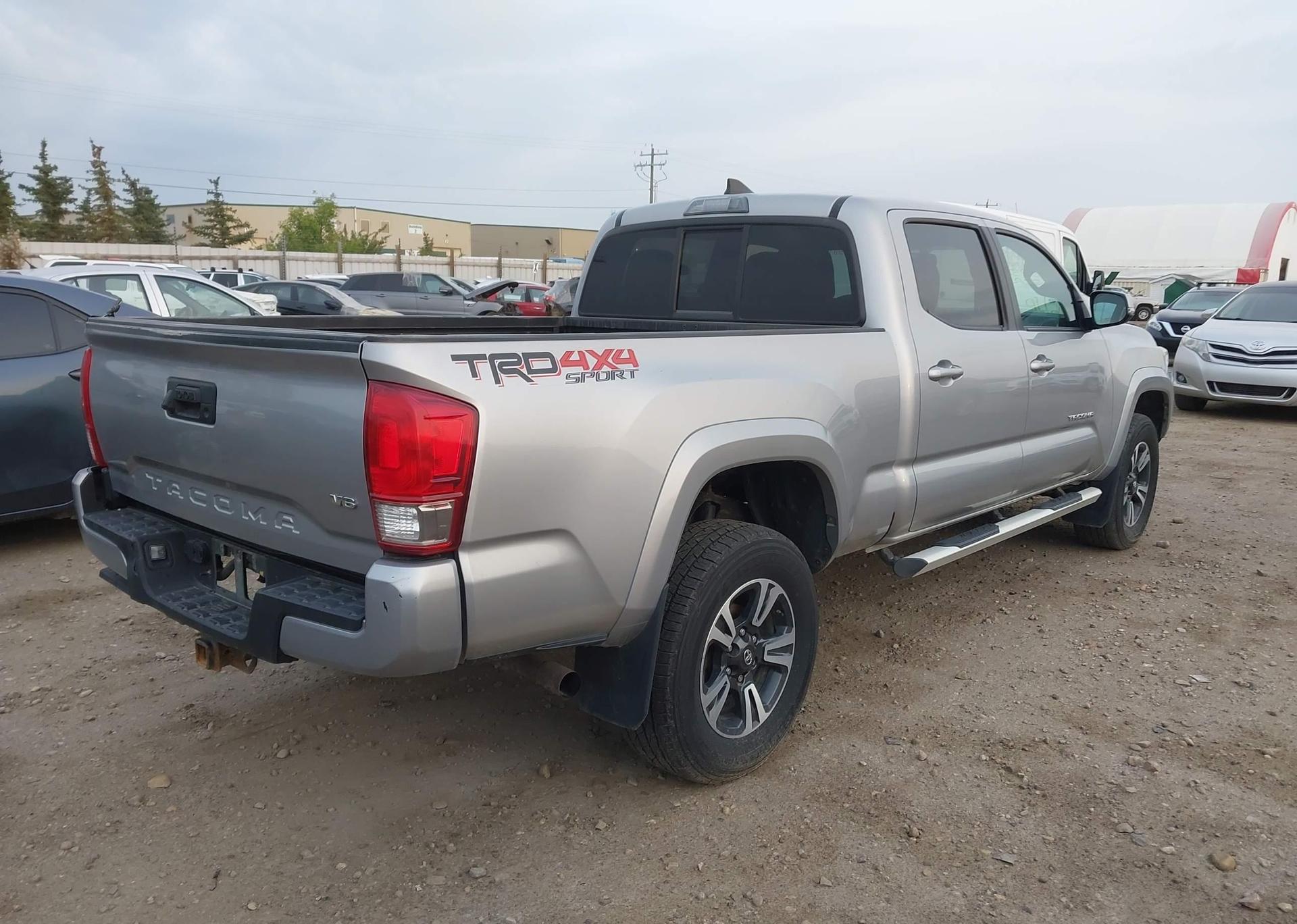 2016 TOYOTA TACOMA SR5