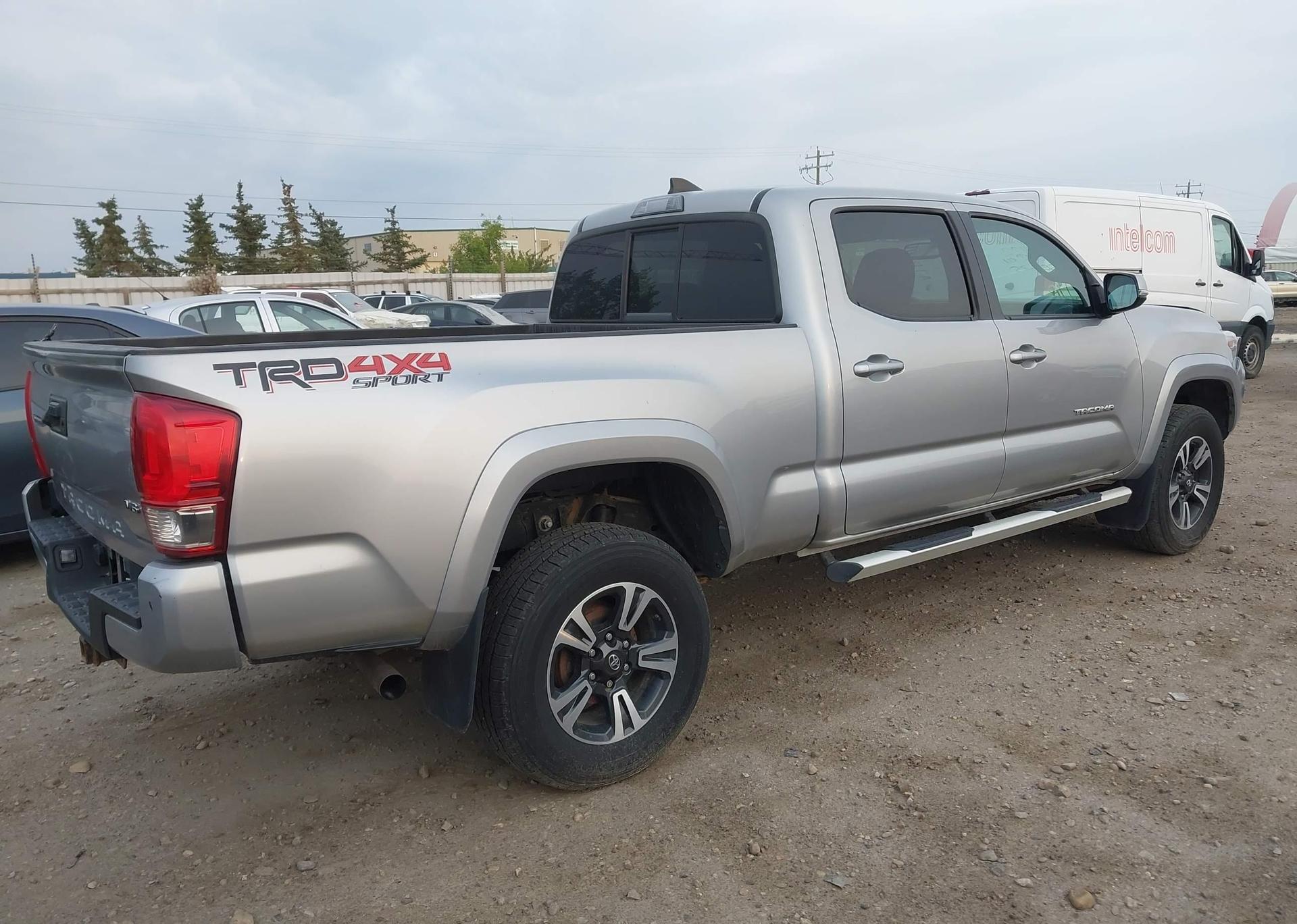 2016 TOYOTA TACOMA SR5