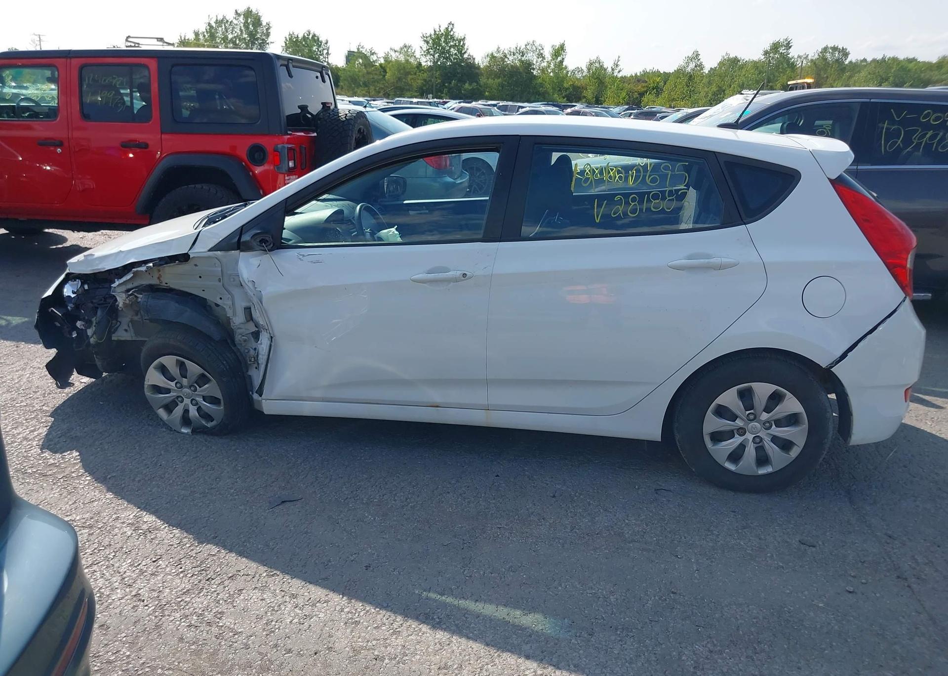 2016 HYUNDAI ACCENT SE