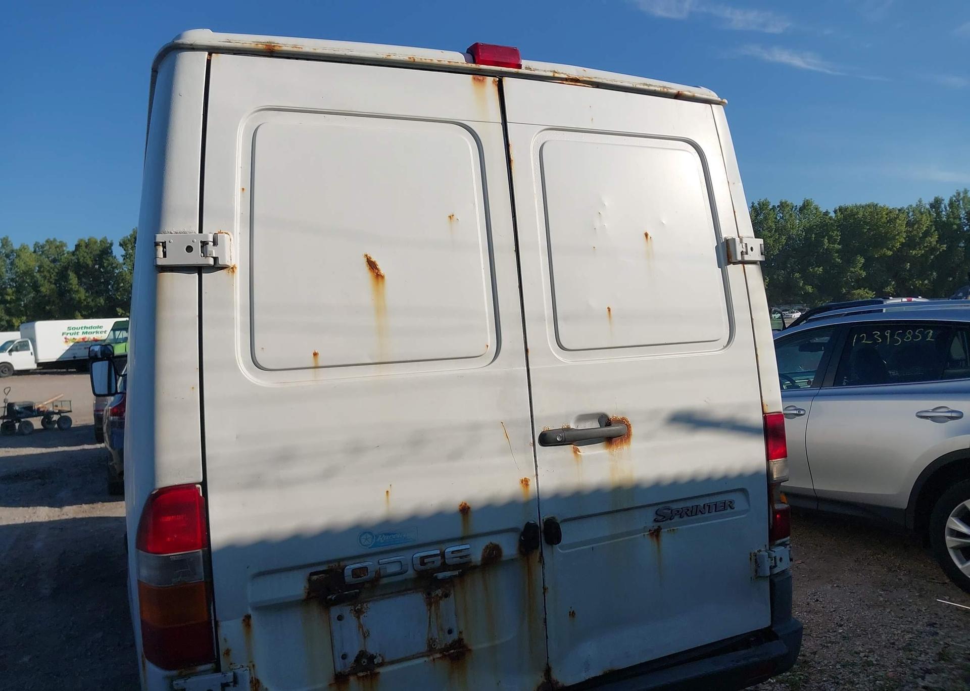 2005 DODGE SPRINTER VAN 2500