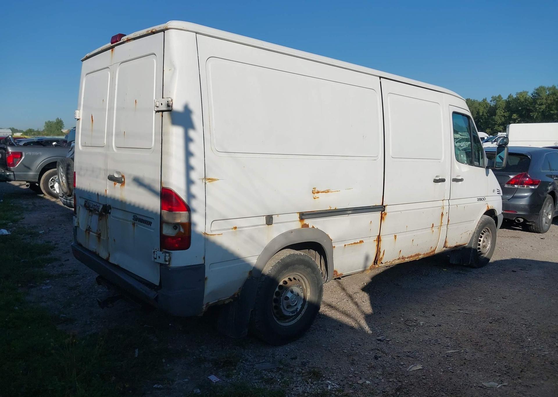 2005 DODGE SPRINTER VAN 2500