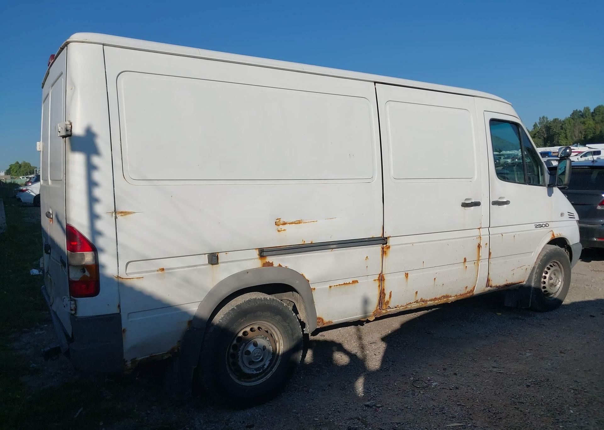 2005 DODGE SPRINTER VAN 2500