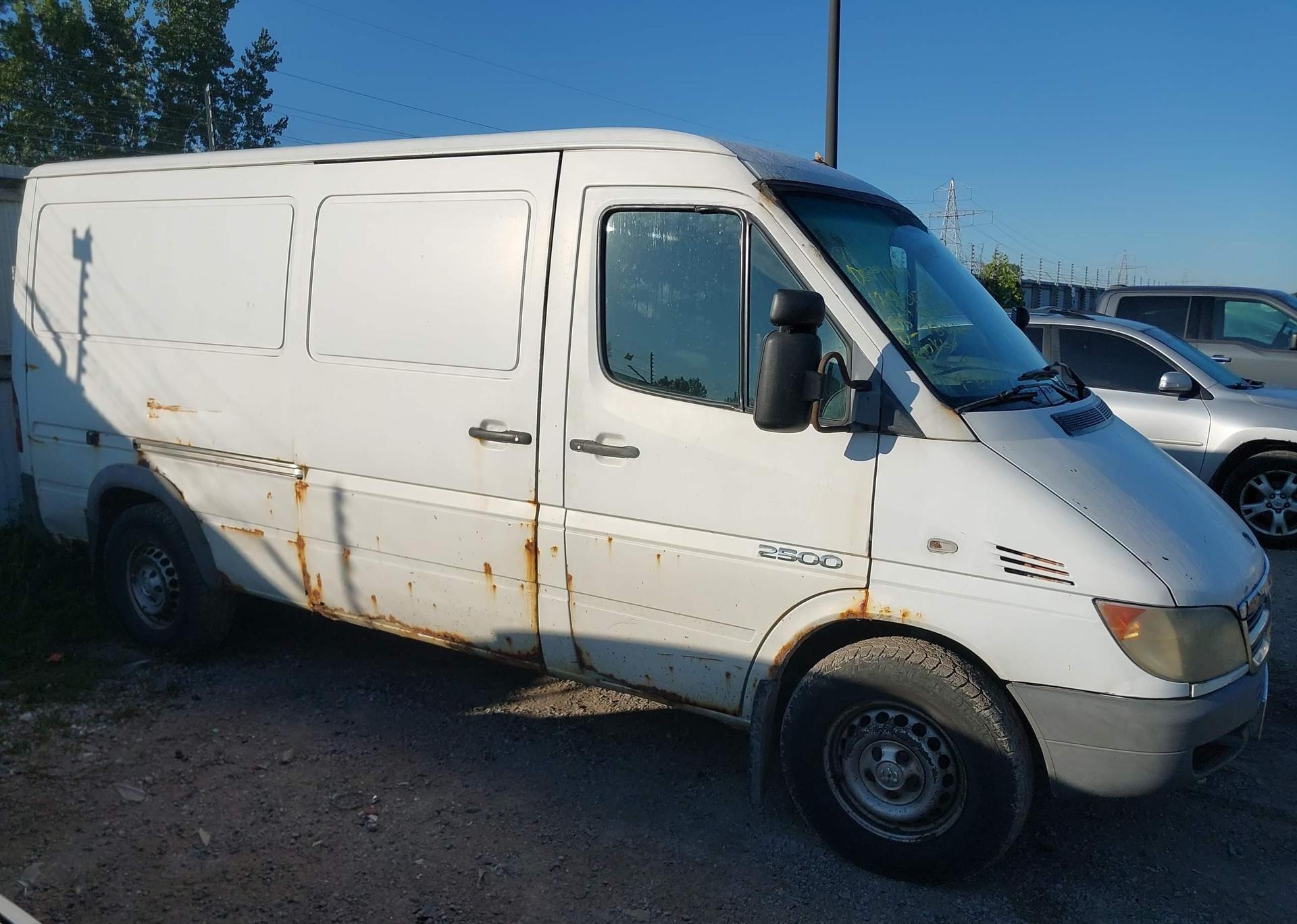 2005 DODGE SPRINTER VAN 2500