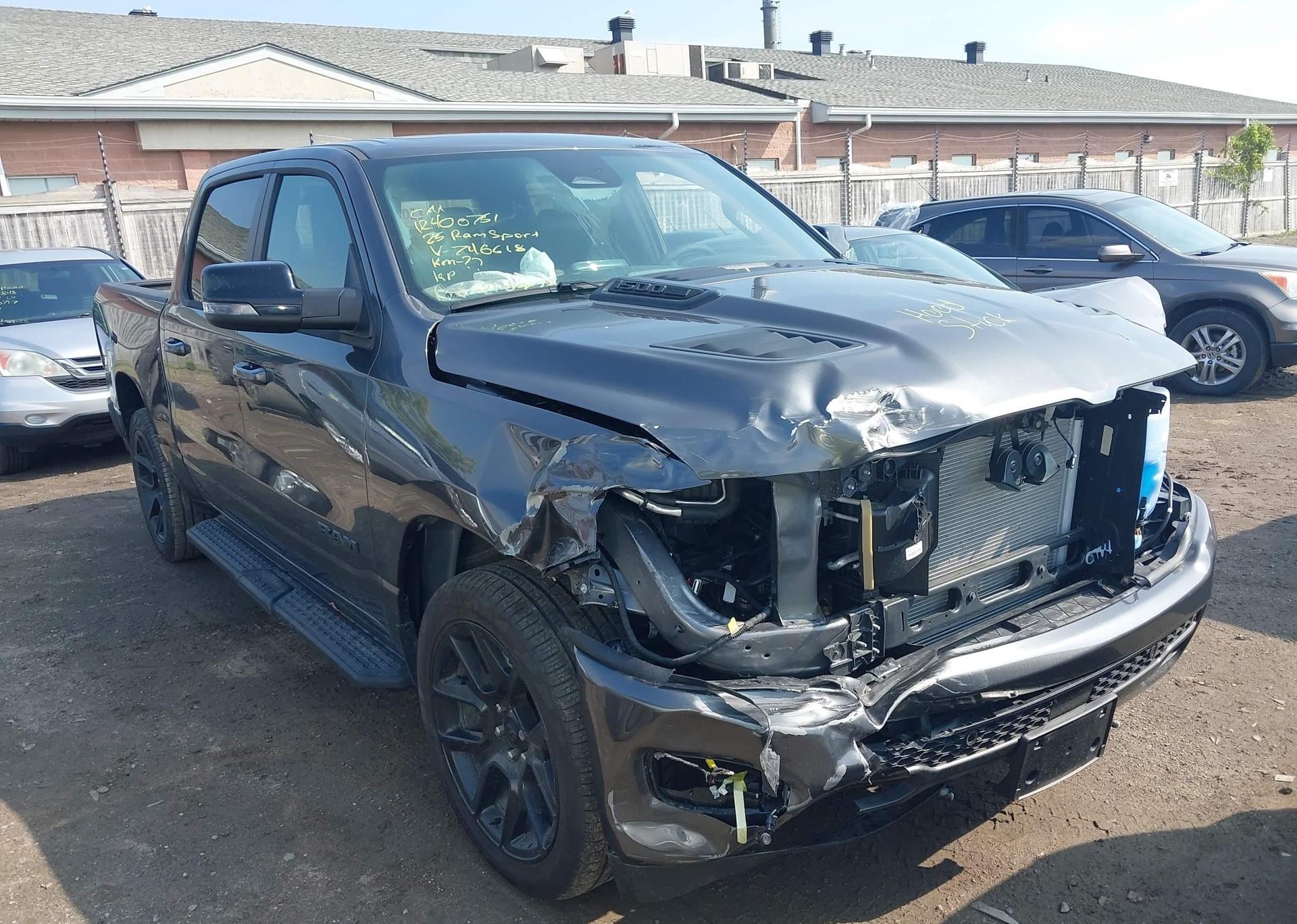 2025 RAM 1500 SPORT