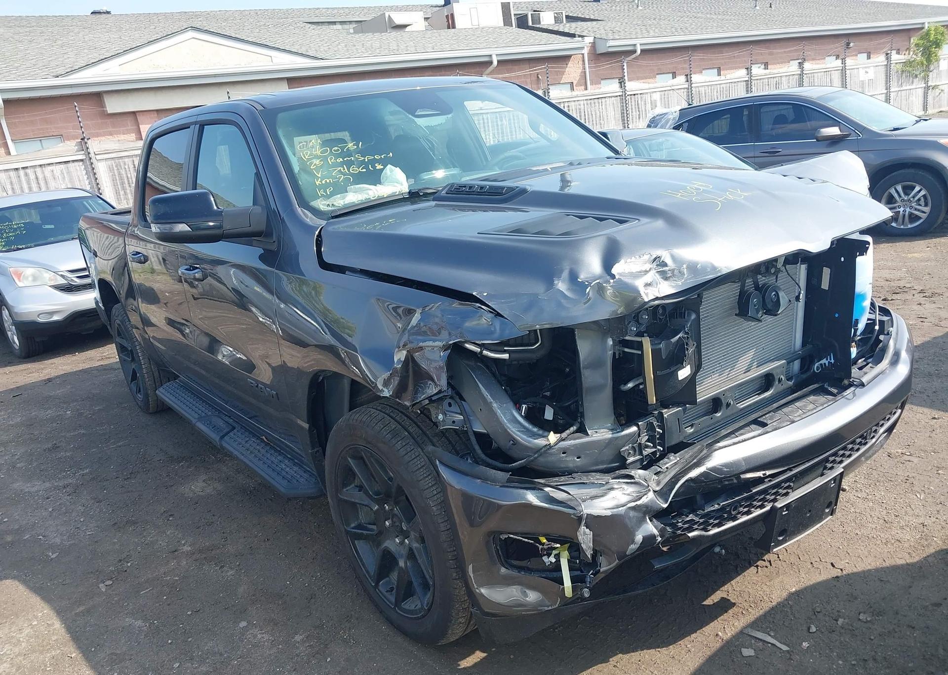 2025 RAM 1500 SPORT