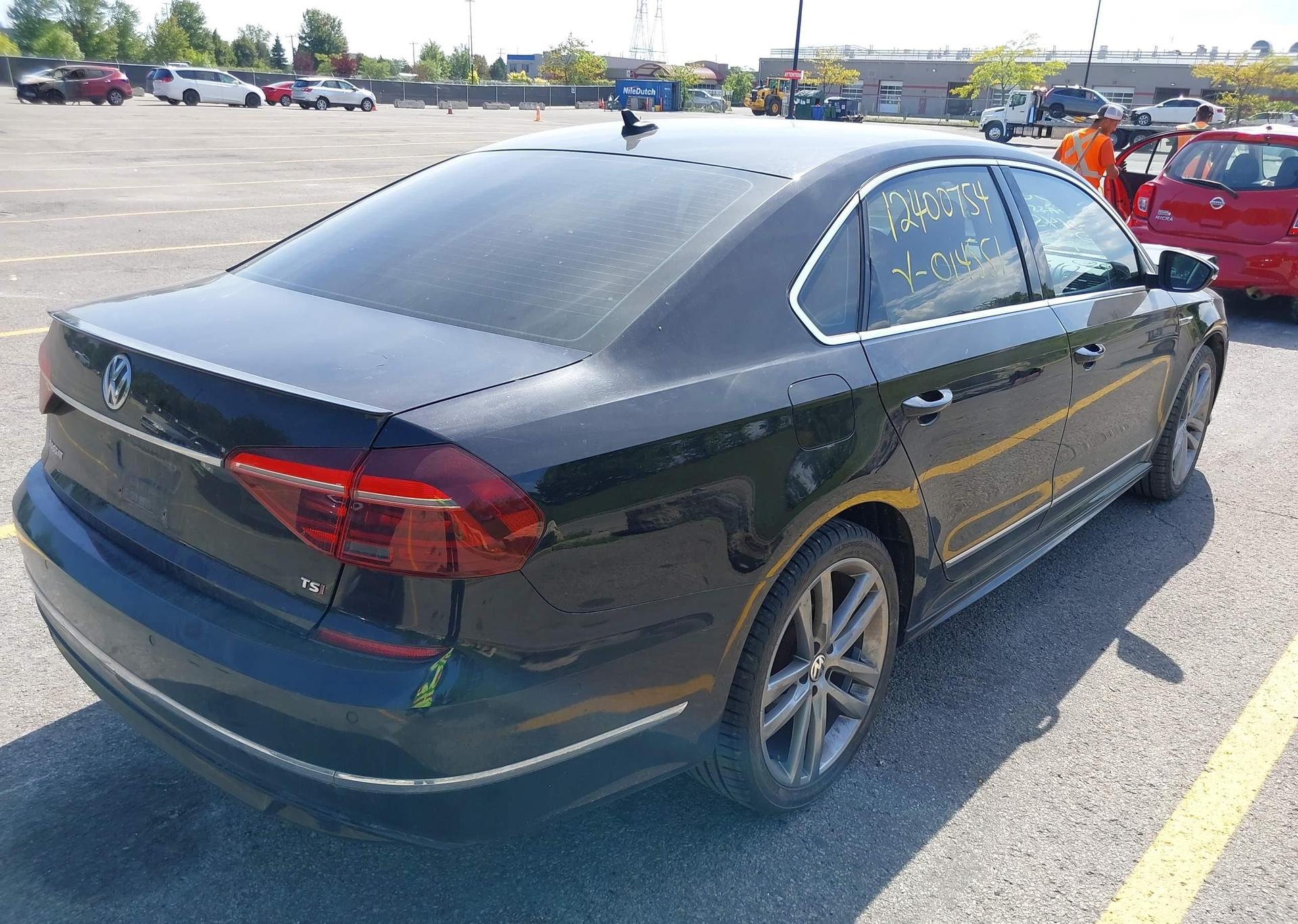 2017 VOLKSWAGEN PASSAT