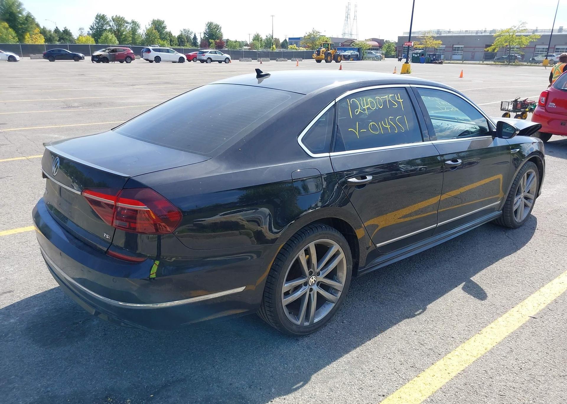 2017 VOLKSWAGEN PASSAT