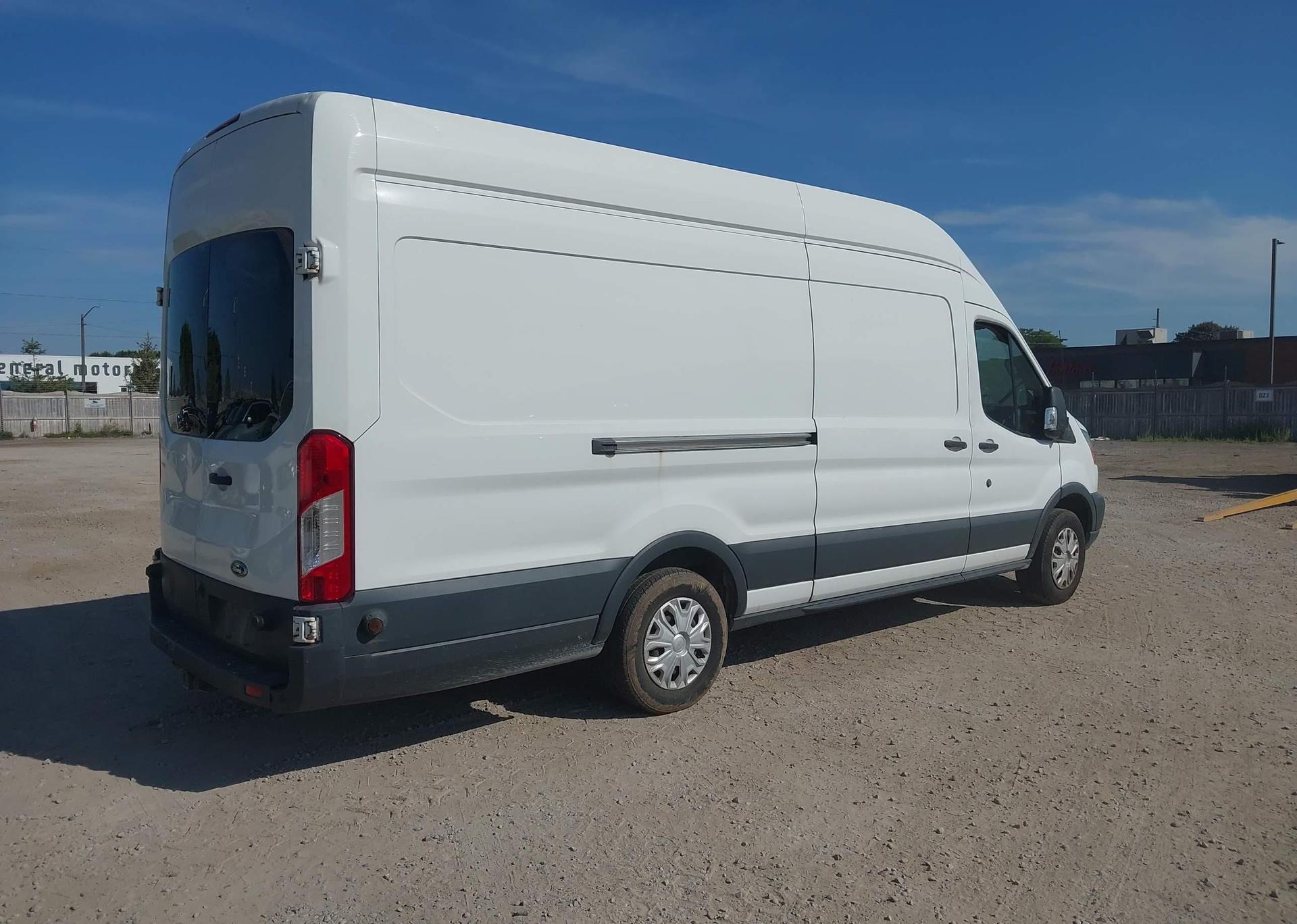 2017 FORD transit t-250