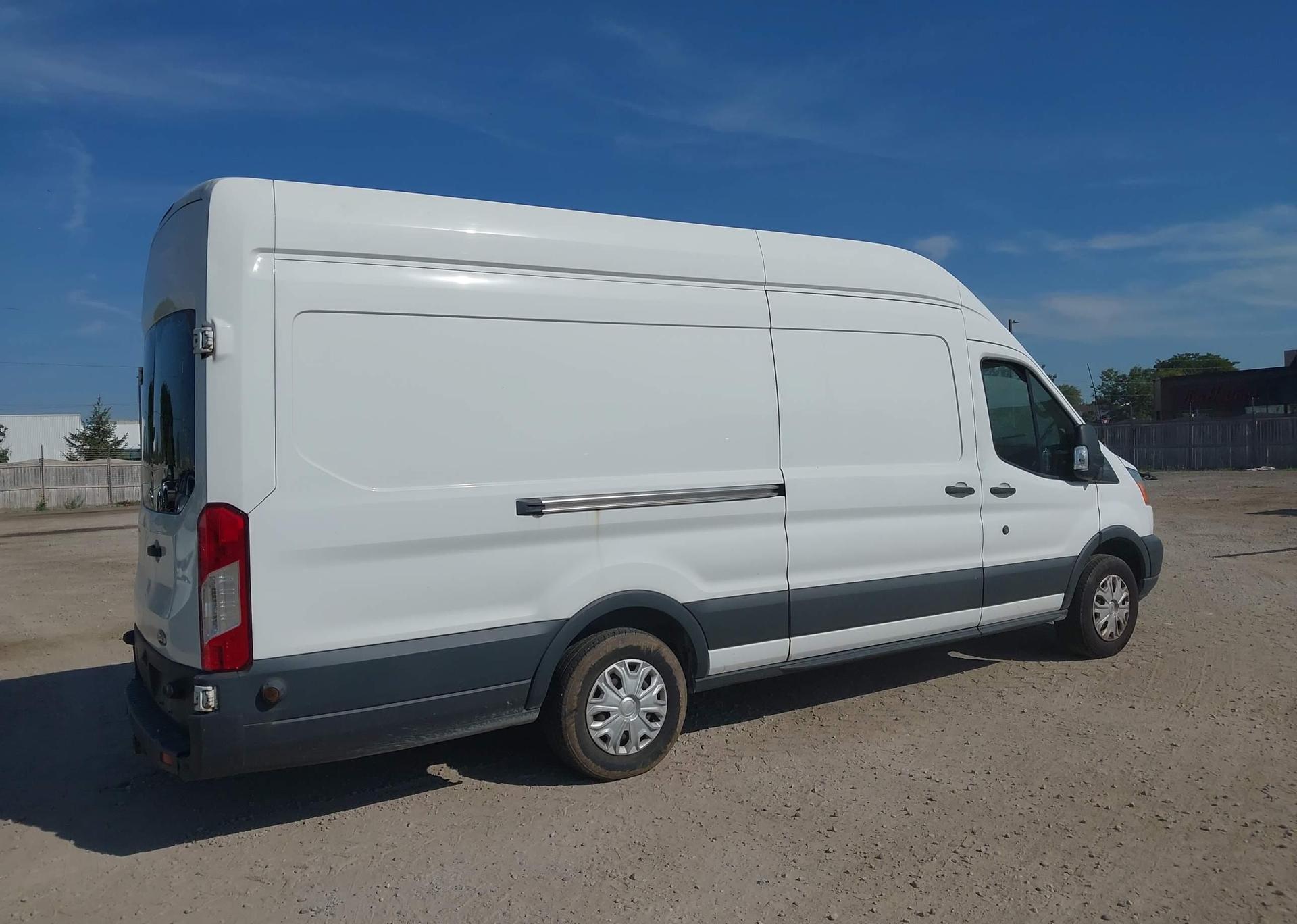 2017 FORD transit t-250