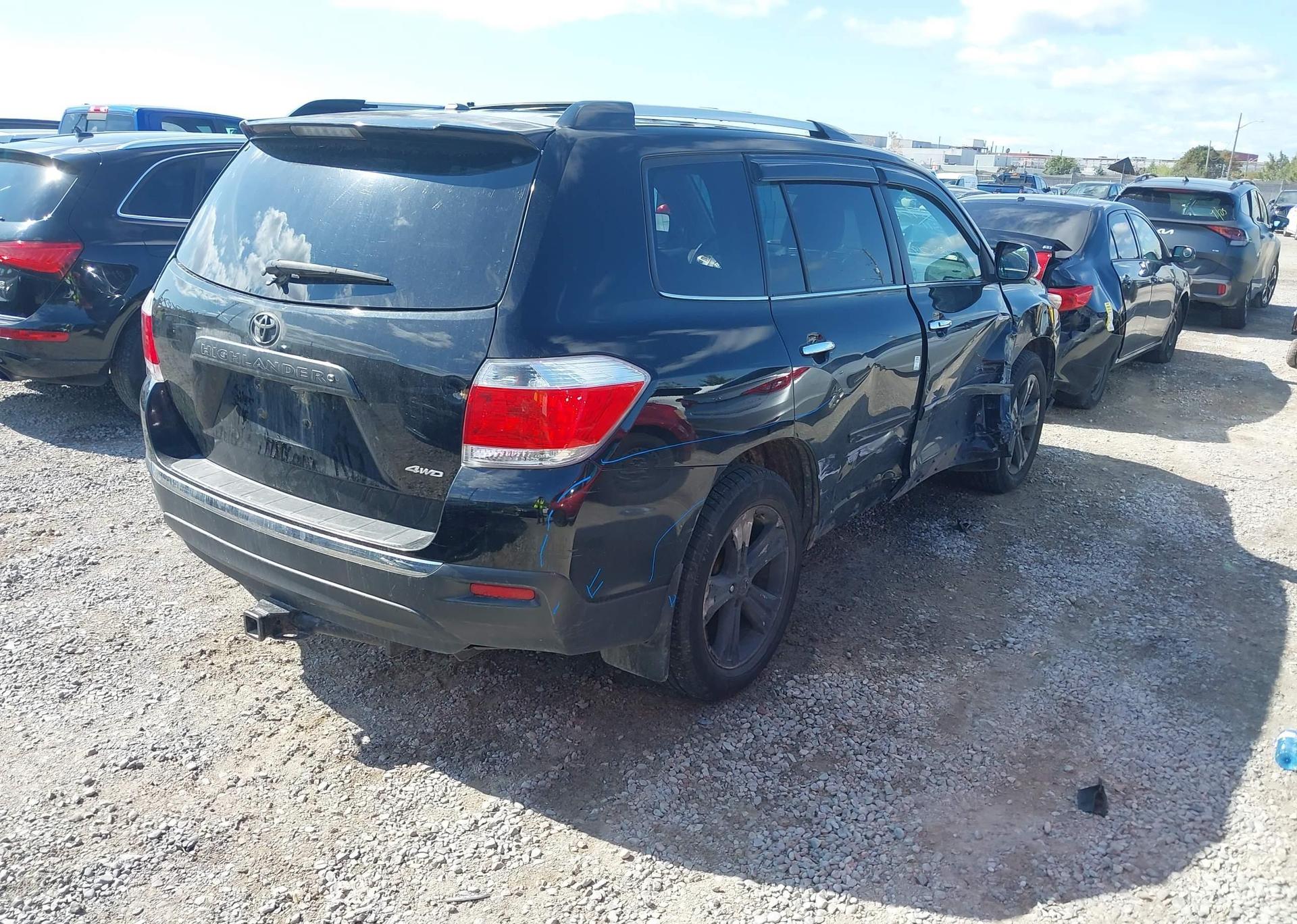2011 TOYOTA HIGHLANDER LIMITED
