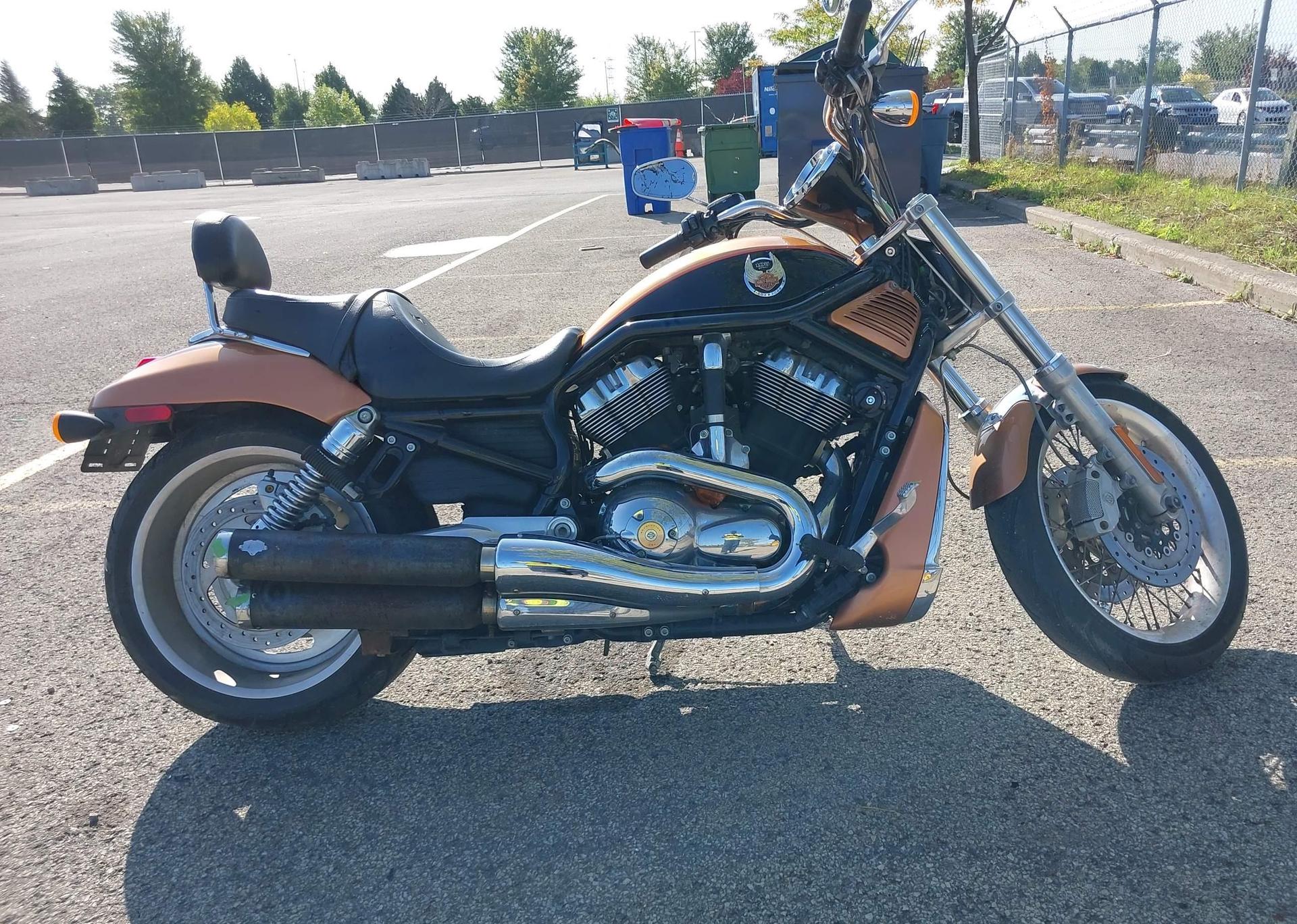 2008 HARLEY-DAVIDSON VRSCAW 105TH ANNIVERSARY EDITION