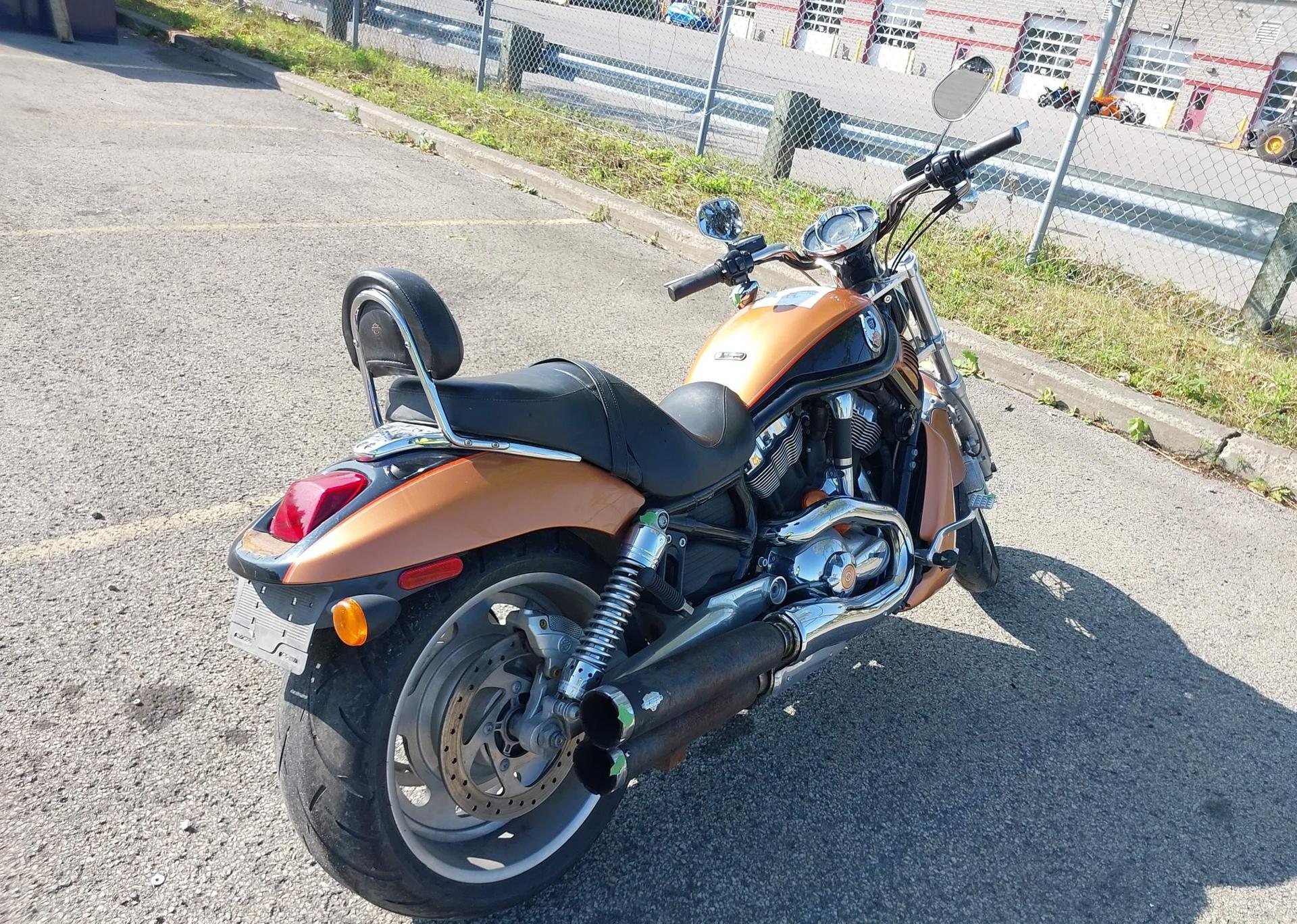 2008 HARLEY-DAVIDSON VRSCAW 105TH ANNIVERSARY EDITION