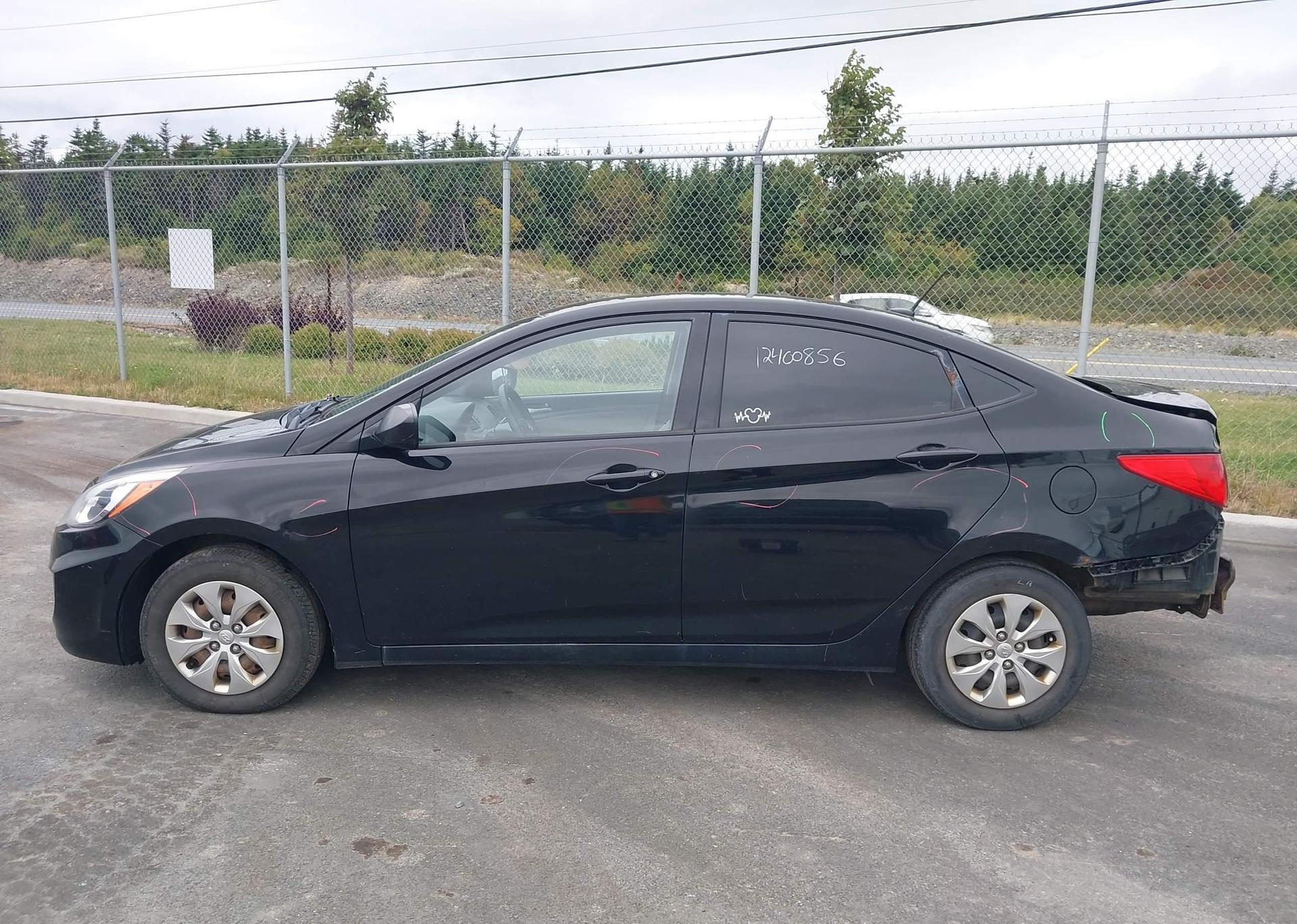 2015 HYUNDAI ACCENT GLS
