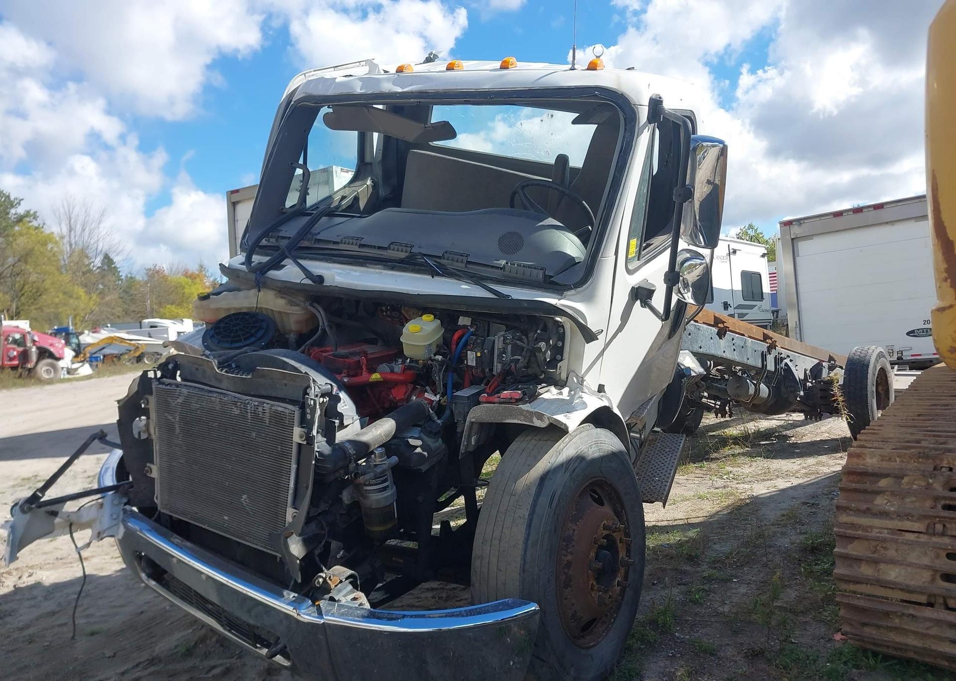 2020 FREIGHTLINER M2 106