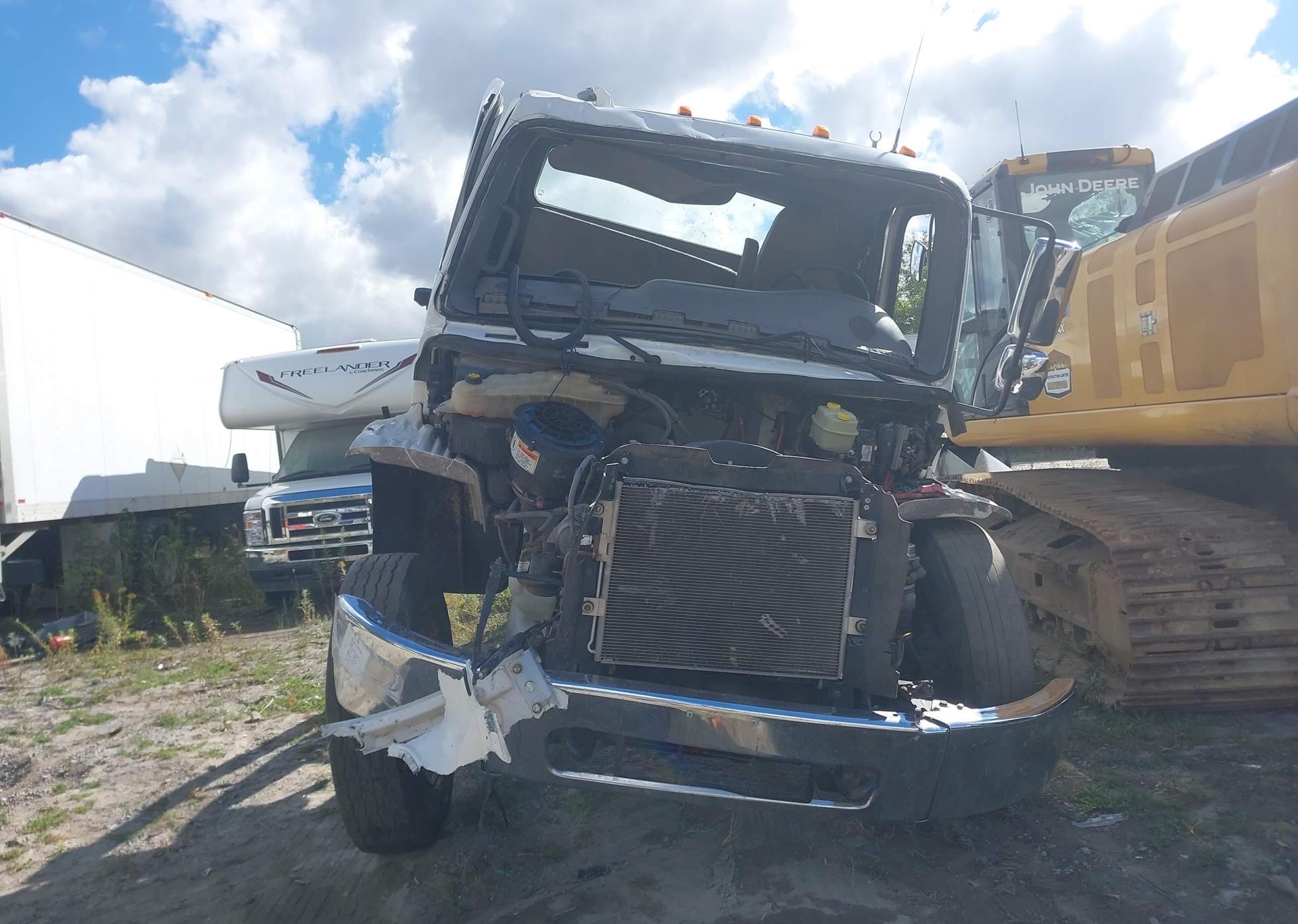 2020 FREIGHTLINER M2 106