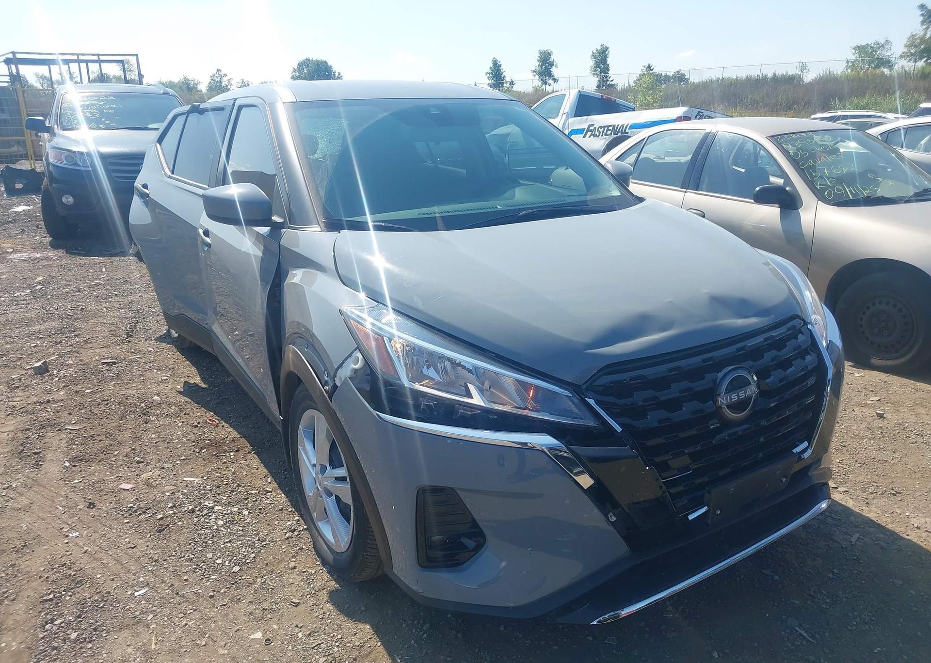 2022 NISSAN KICKS S