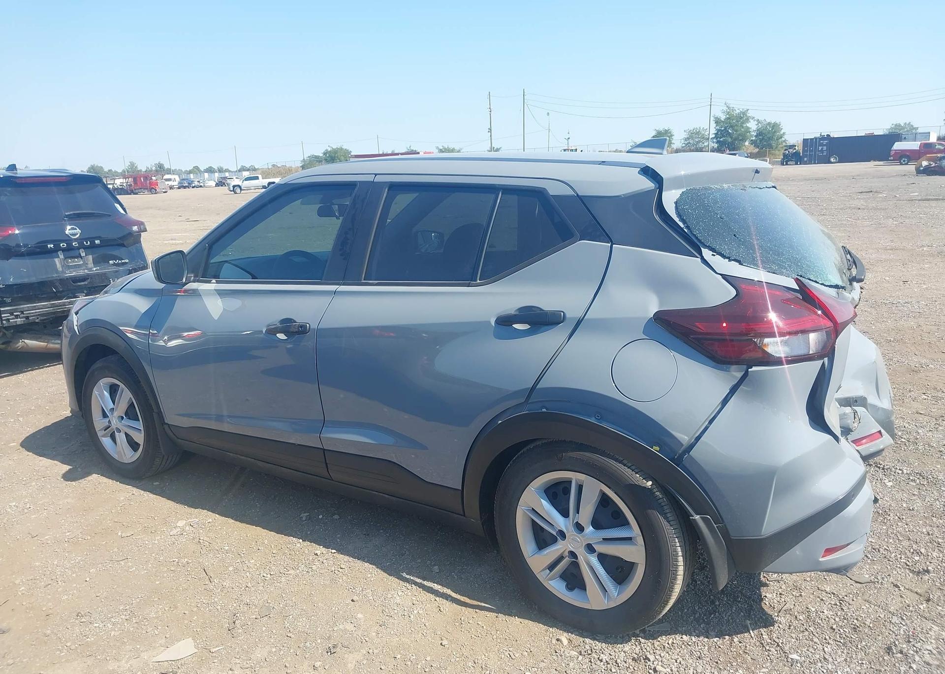 2022 NISSAN KICKS S