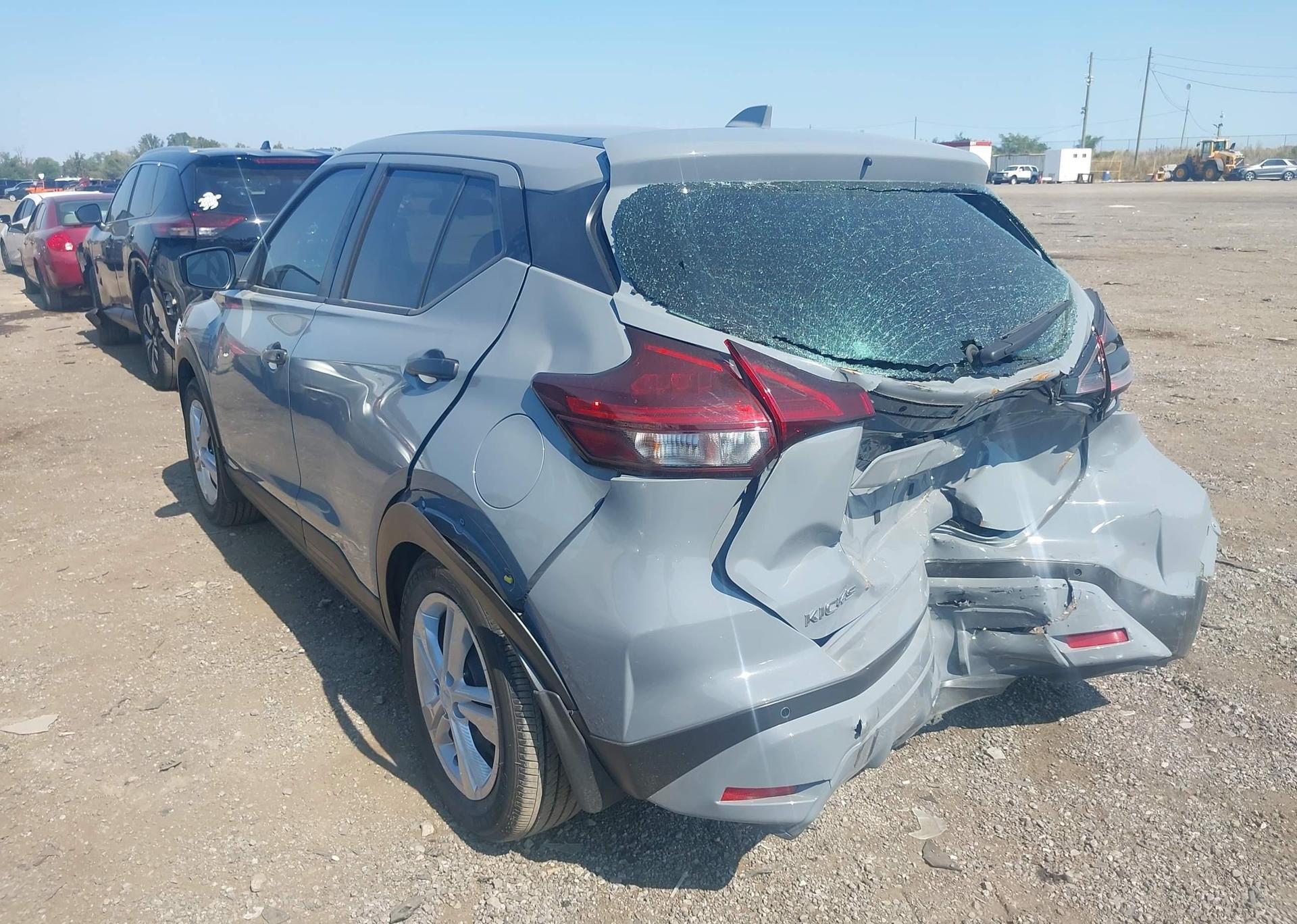 2022 NISSAN KICKS S
