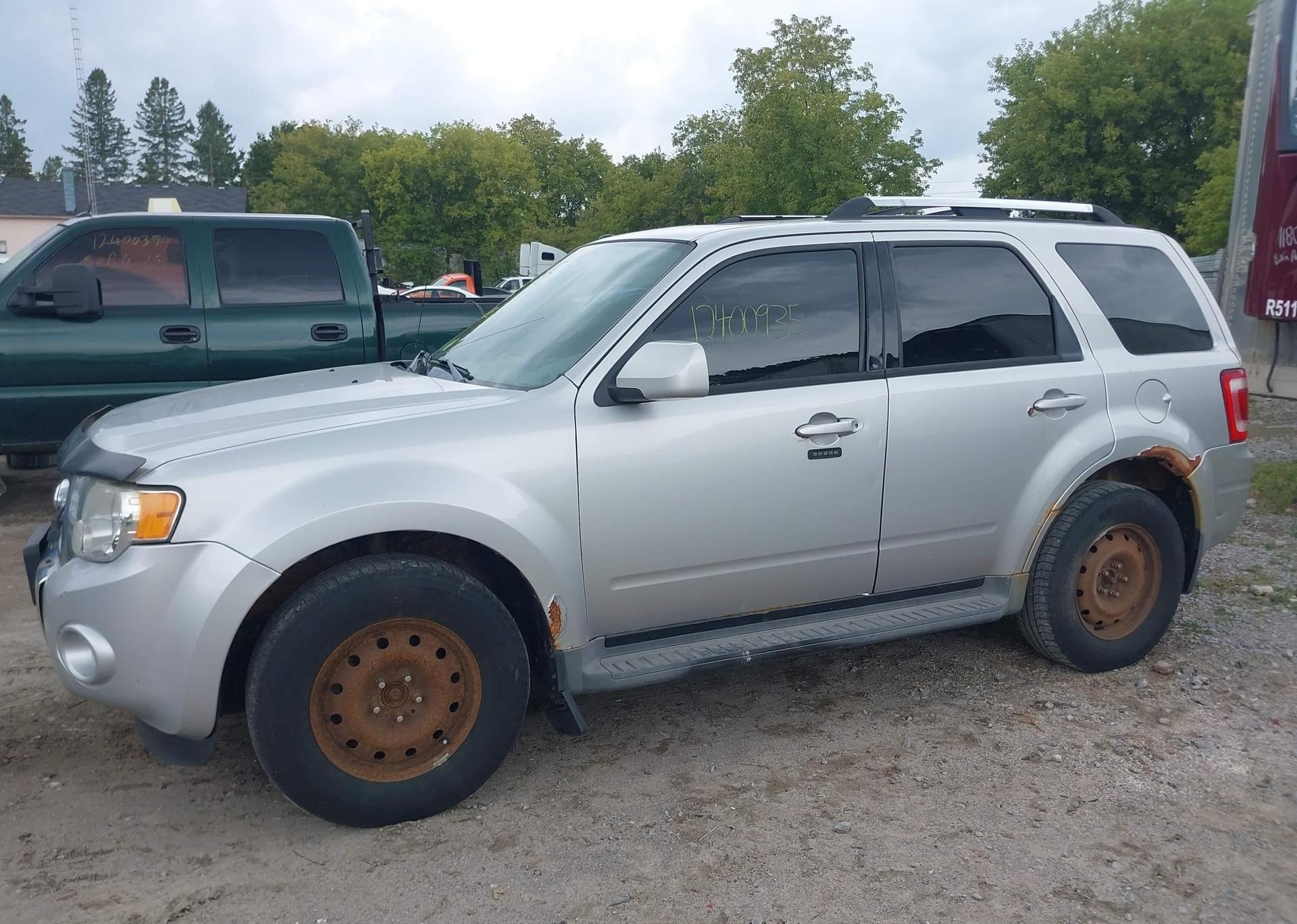 2011 FORD ESCAPE LIMITED