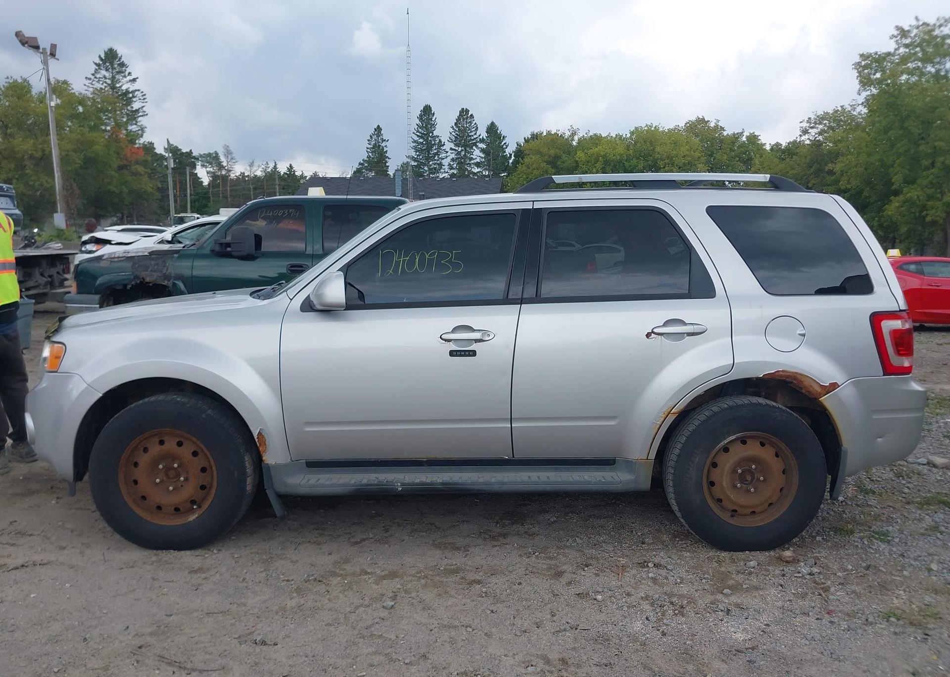 2011 FORD ESCAPE LIMITED