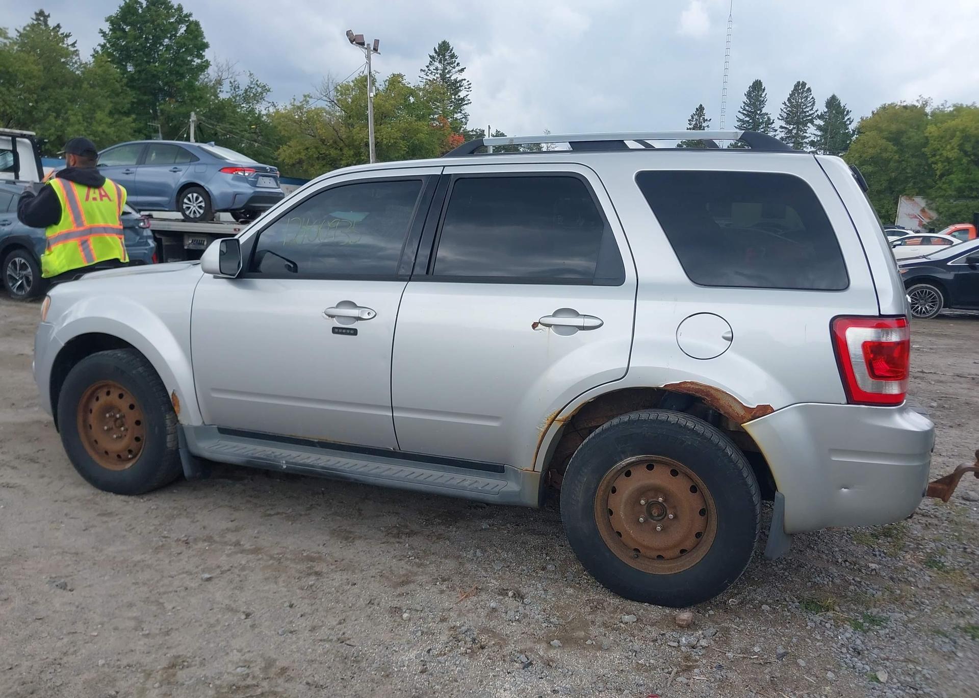 2011 FORD ESCAPE LIMITED