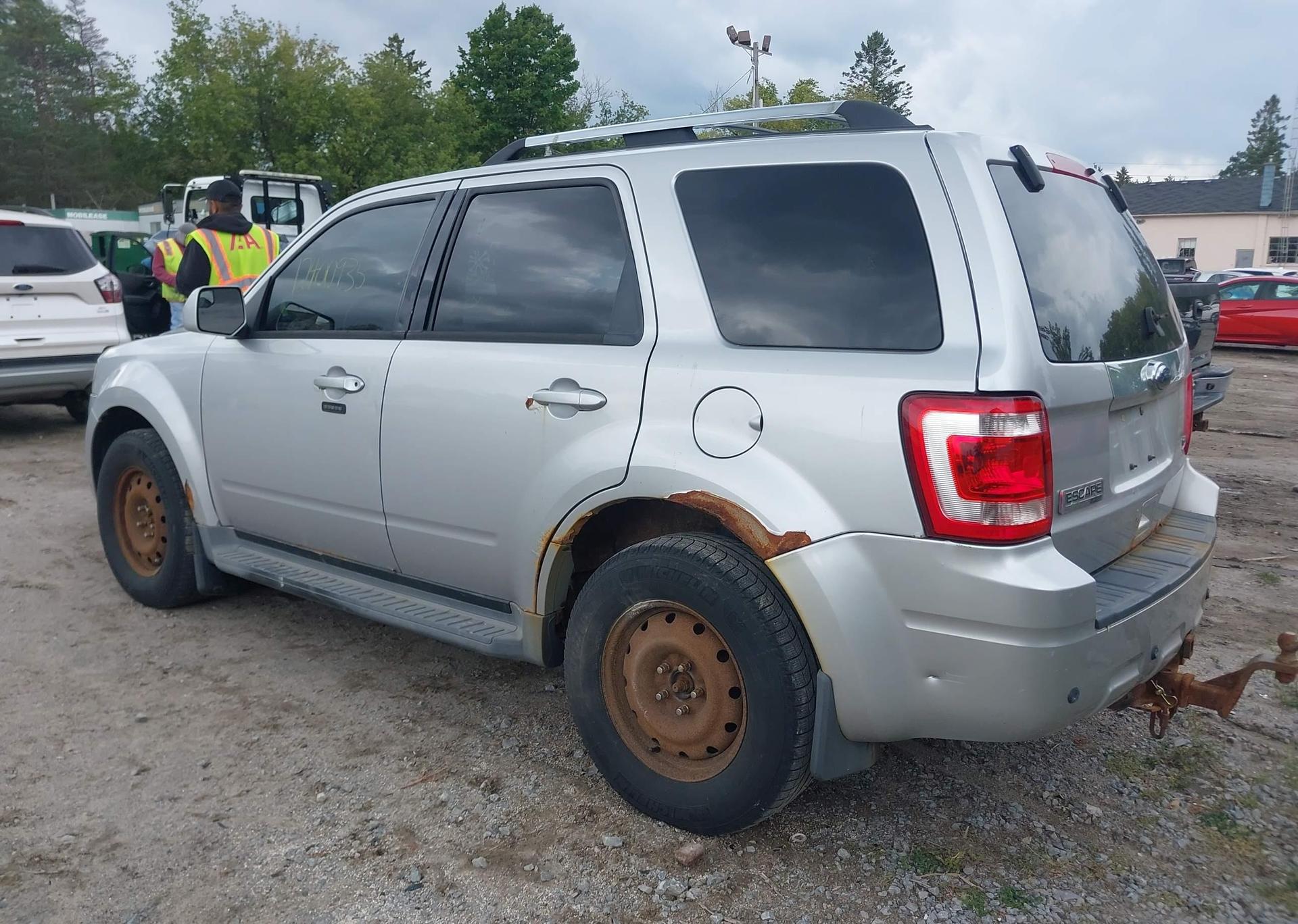 2011 FORD ESCAPE LIMITED