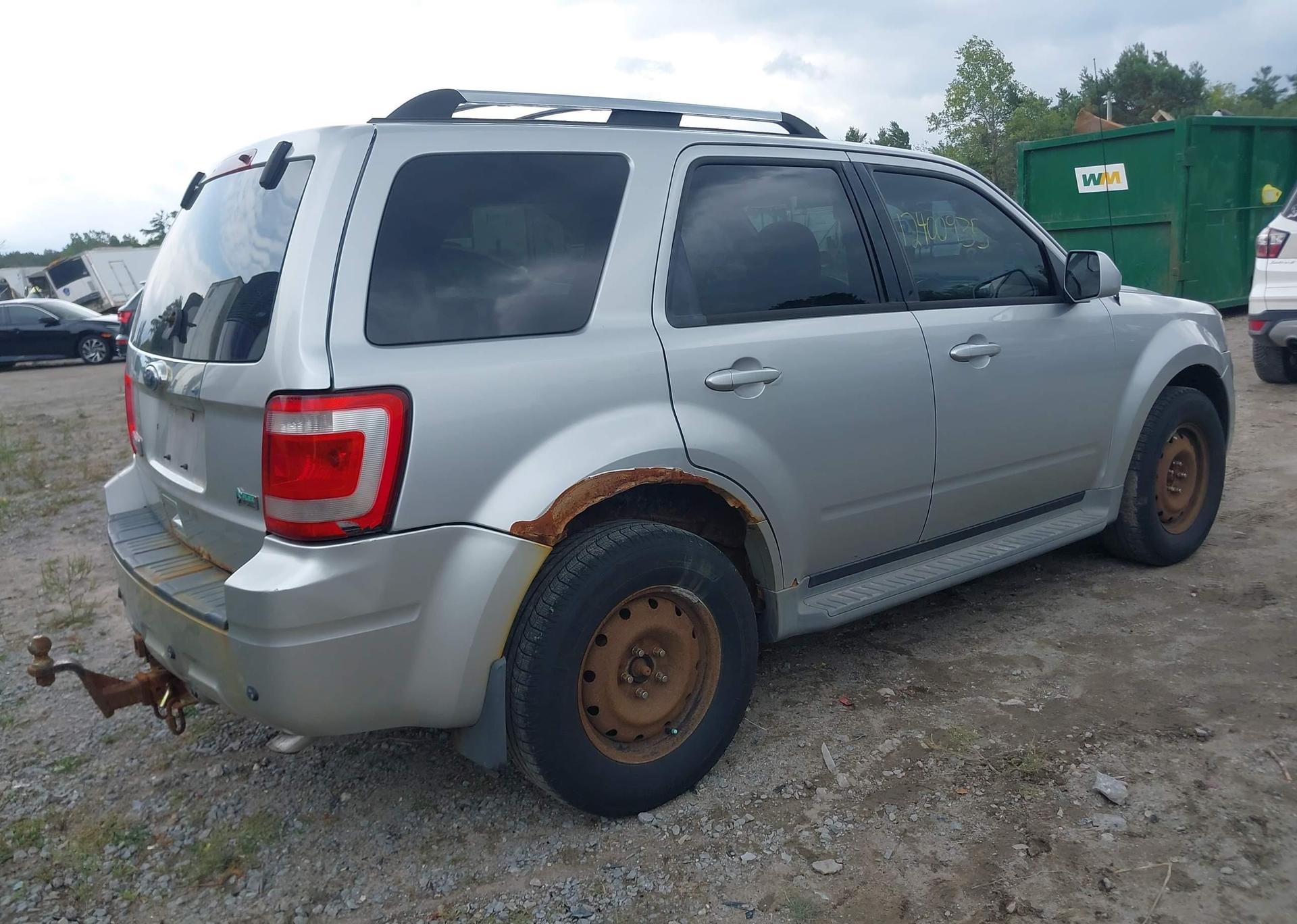 2011 FORD ESCAPE LIMITED