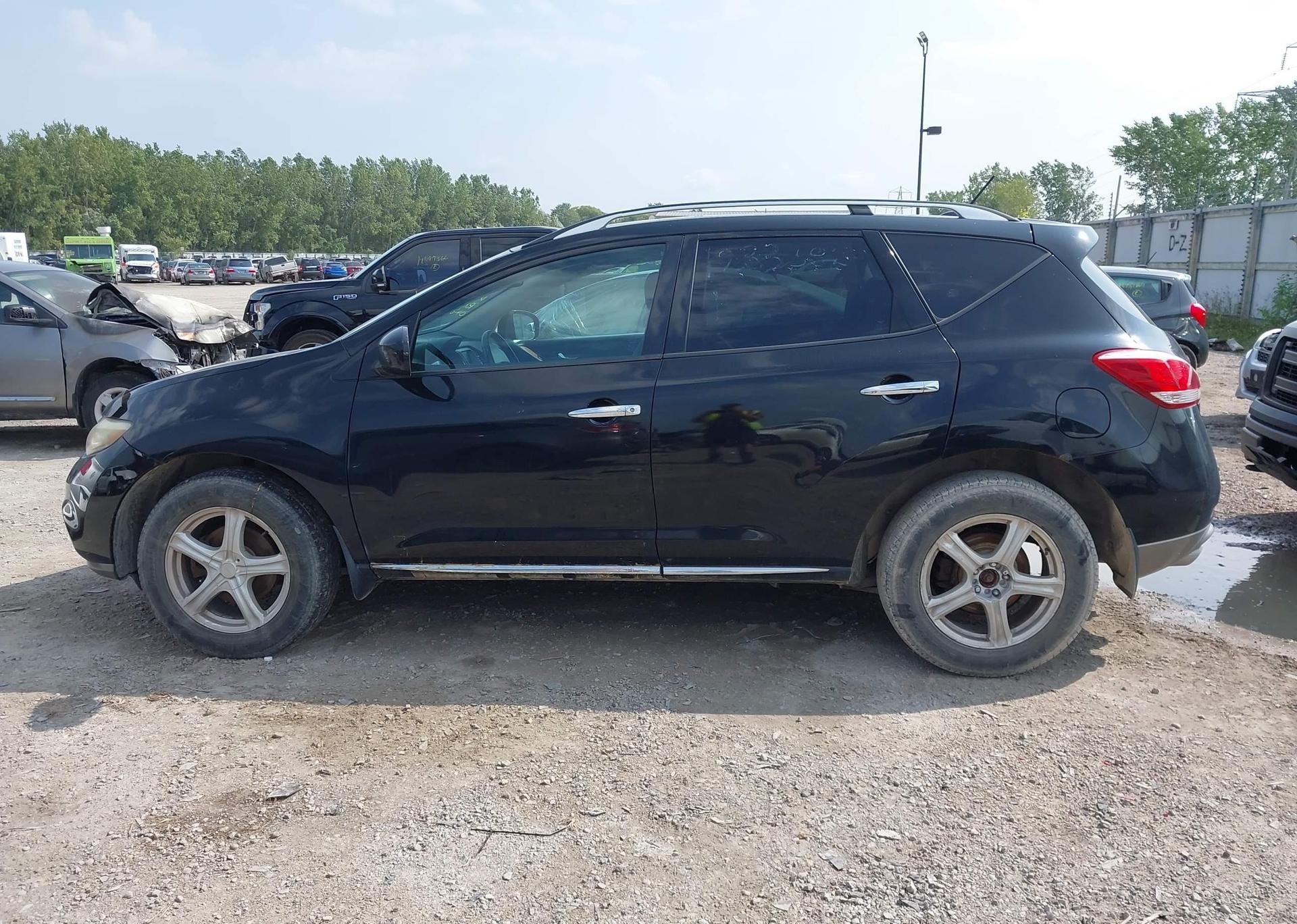 2011 NISSAN MURANO LE