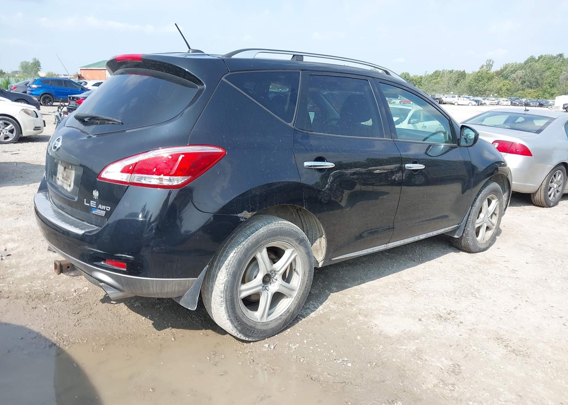2011 NISSAN MURANO LE