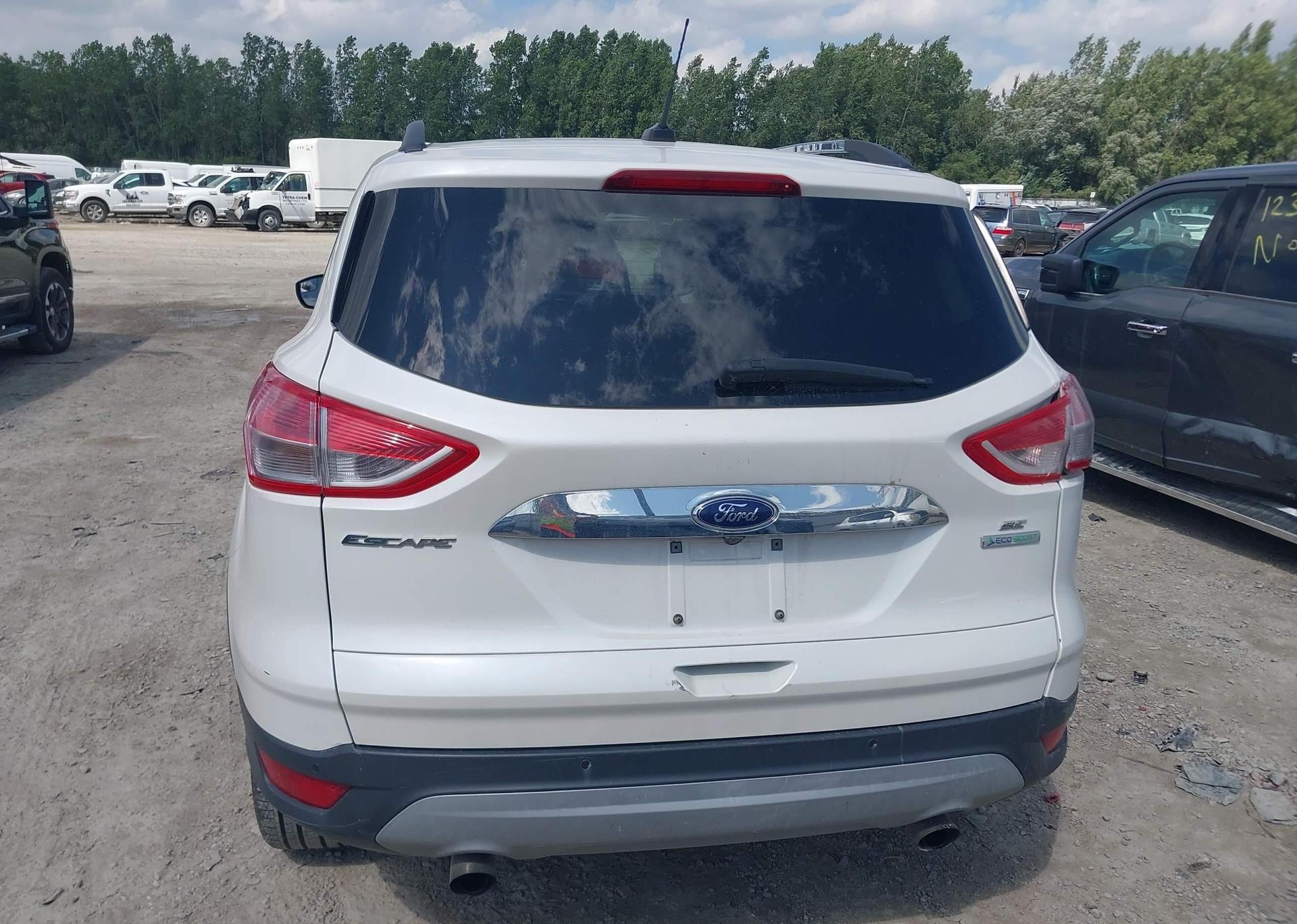 2016 FORD ESCAPE SE
