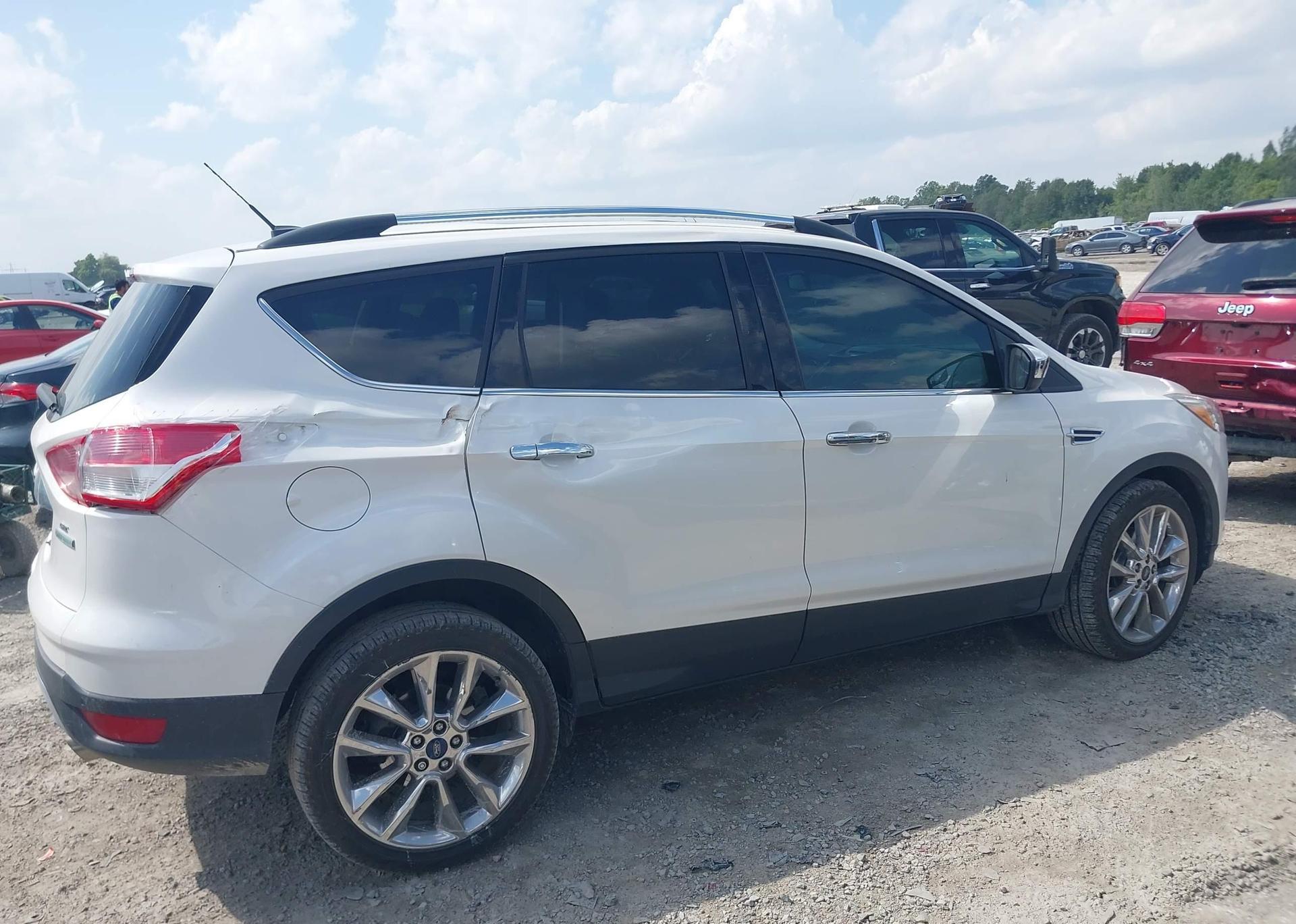 2016 FORD ESCAPE SE