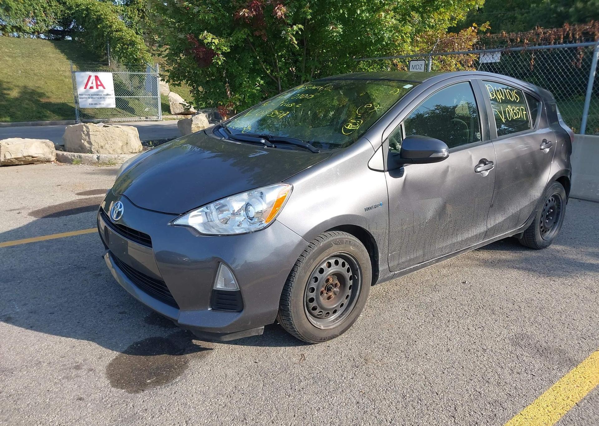 2014 TOYOTA Prius c