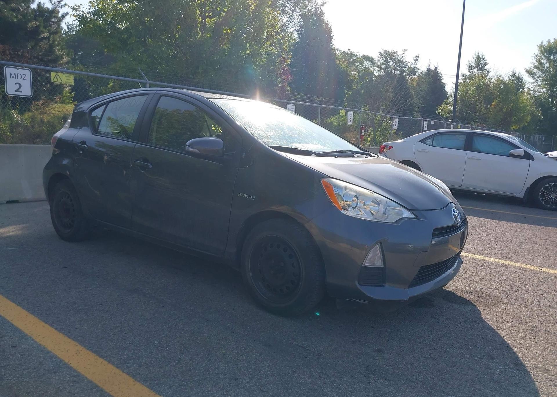 2014 TOYOTA Prius c