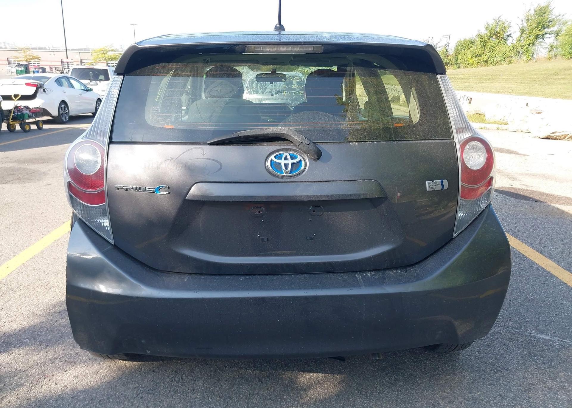 2014 TOYOTA Prius c