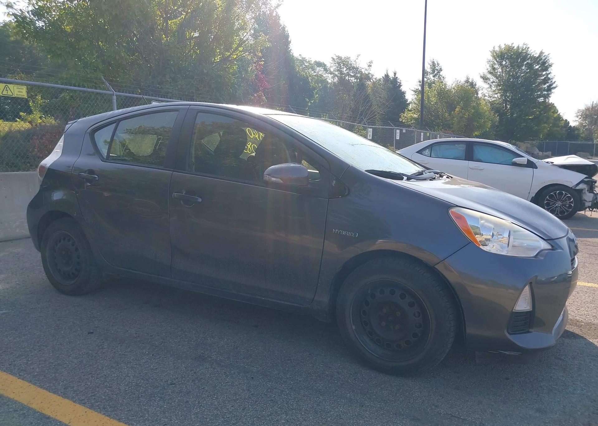 2014 TOYOTA Prius c