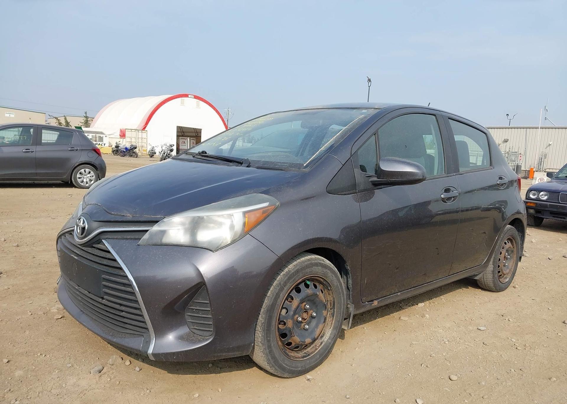 2015 TOYOTA YARIS LE