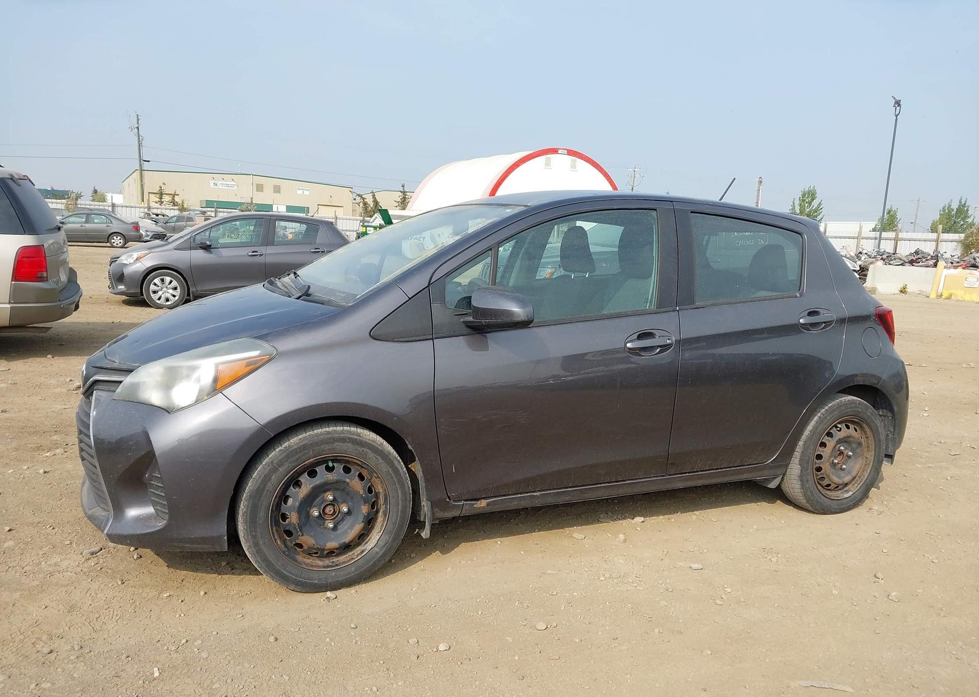 2015 TOYOTA YARIS LE