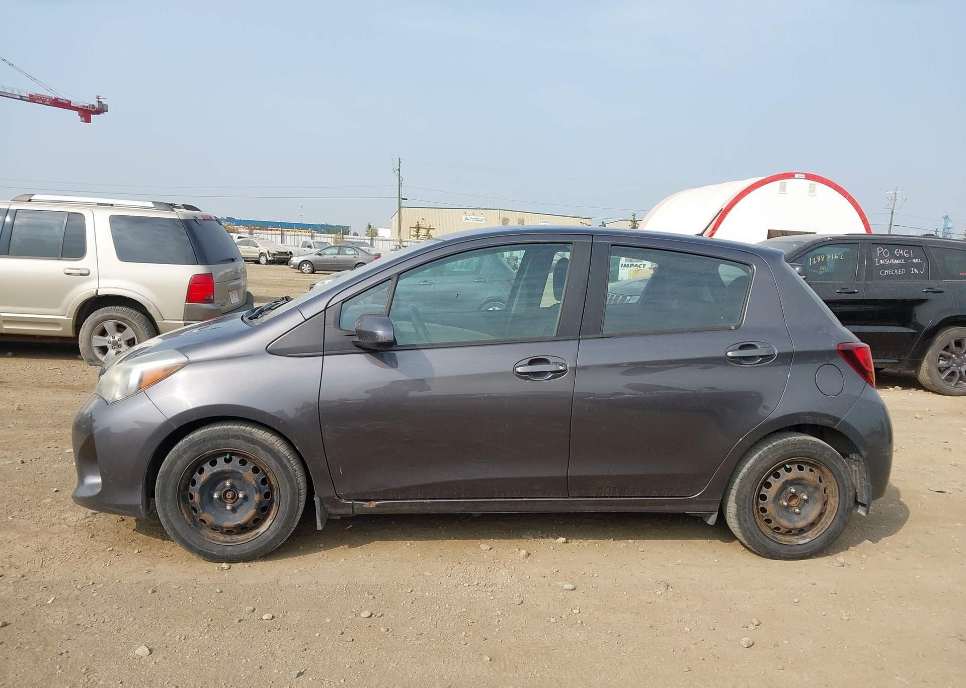 2015 TOYOTA YARIS LE