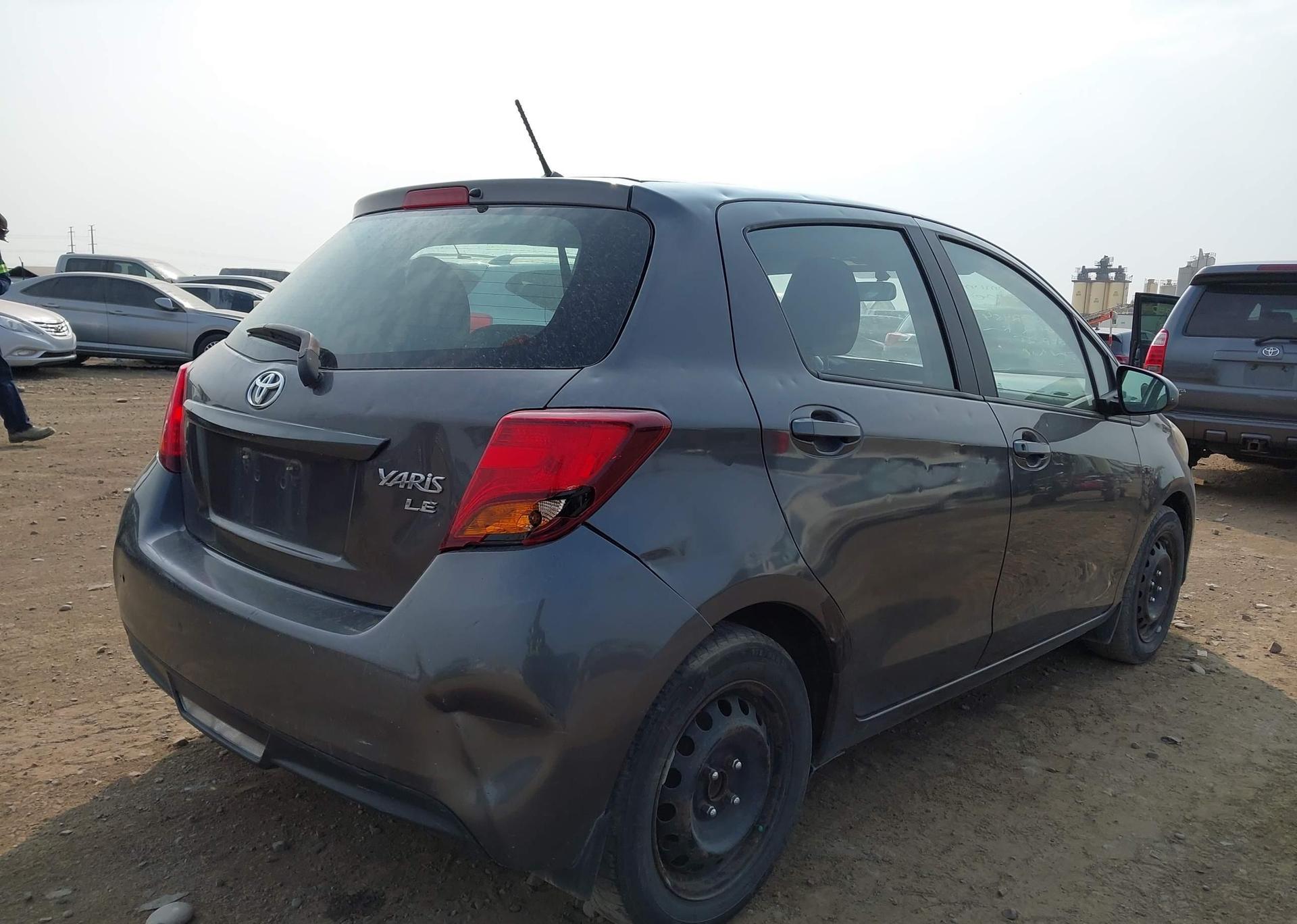 2015 TOYOTA YARIS LE